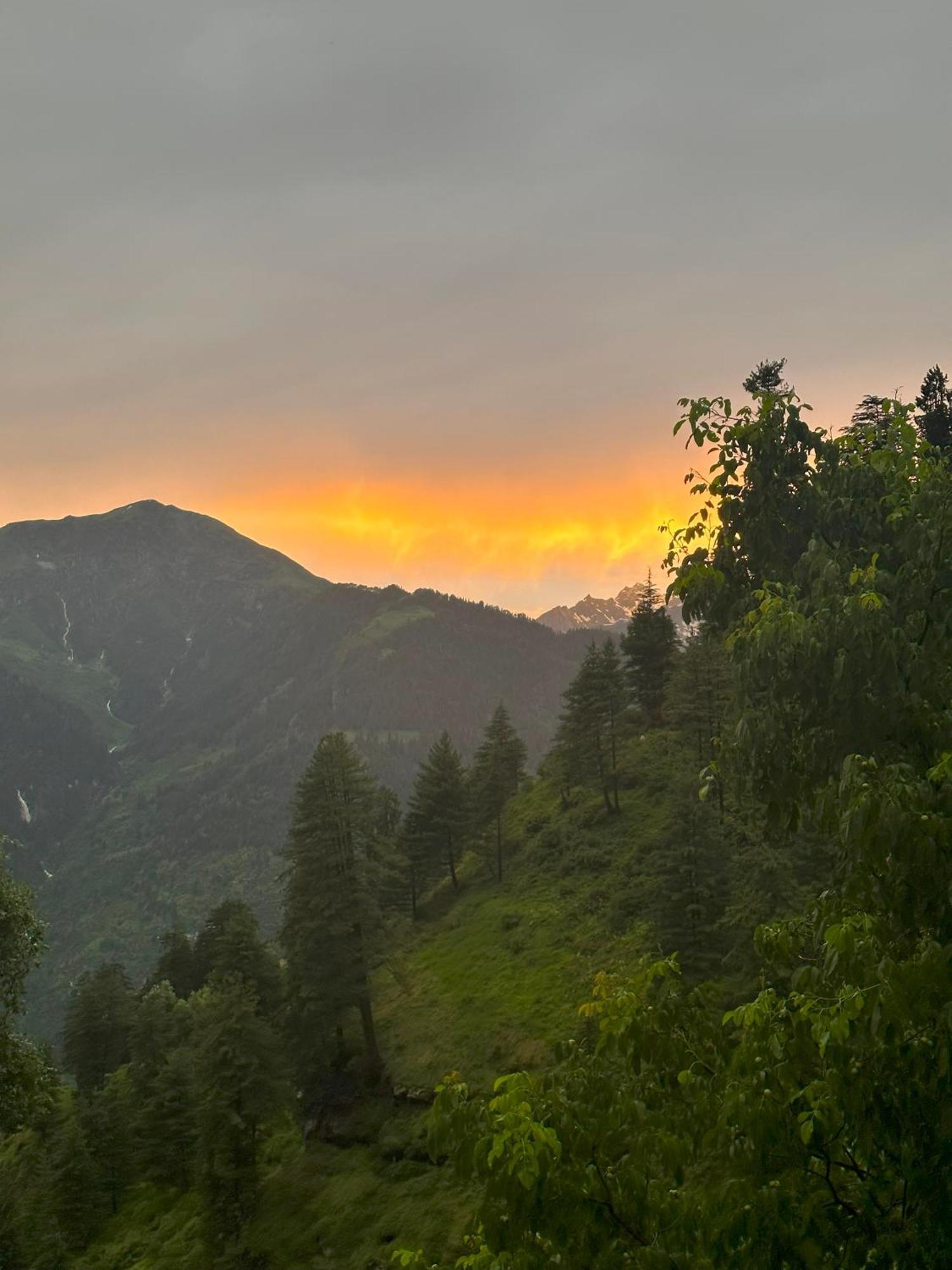 Ahorastays Homestay Manali (Himachal Pradesh)