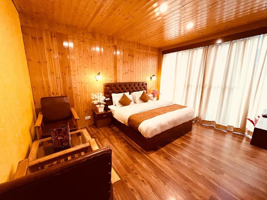 Vista - Centrally Heated ! Air Cooled ! - Managed By The Four Season ! Close To Mall Road Hotel Manali (Himachal Pradesh)