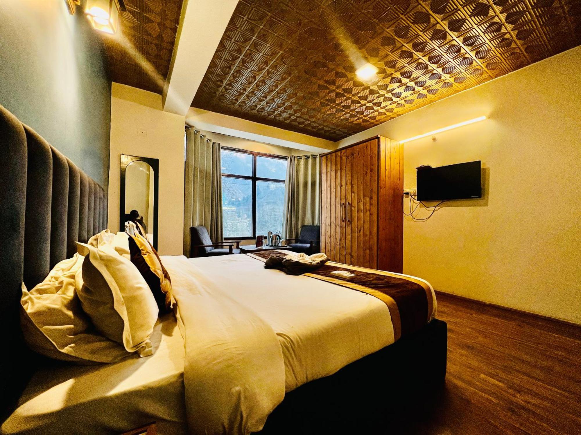 Link -#near Volvo Bus Stand #mountain View #river View #open Terrace Hotel Manali (Himachal Pradesh)
