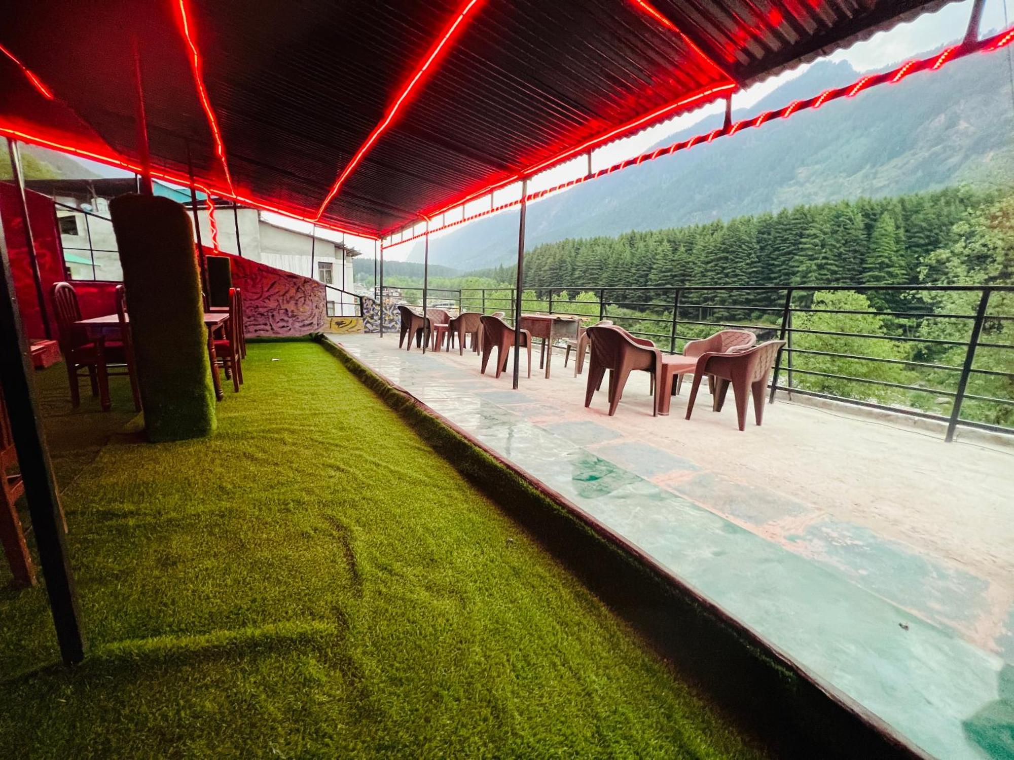 Link -#near Volvo Bus Stand #mountain View #river View #open Terrace * Manali (Himachal Pradesh)