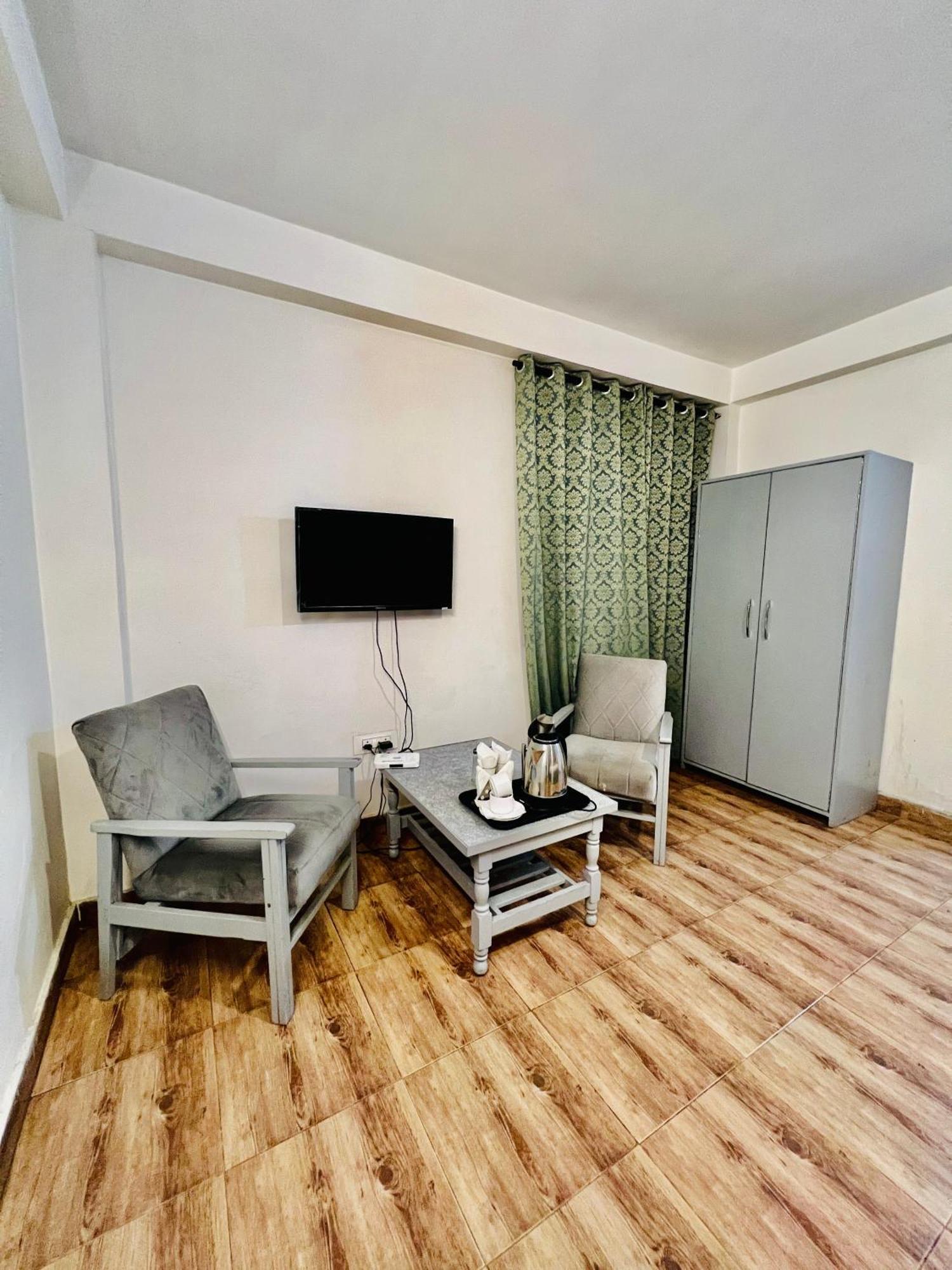 Link -#near Volvo Bus Stand #mountain View #river View #open Terrace Hotel *