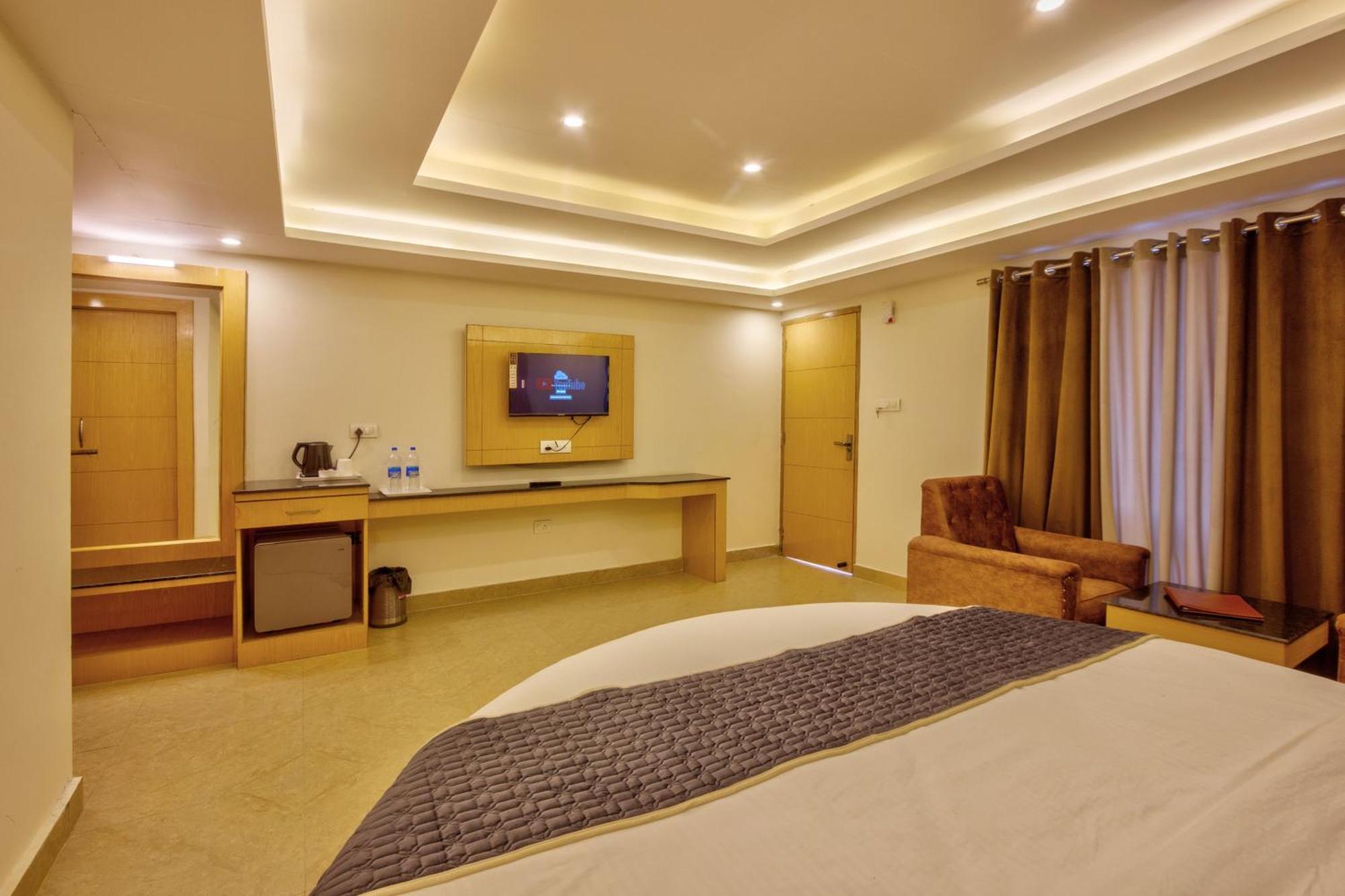 Resort Shivalaya Retreat - A River Side Resort Hotel 3*