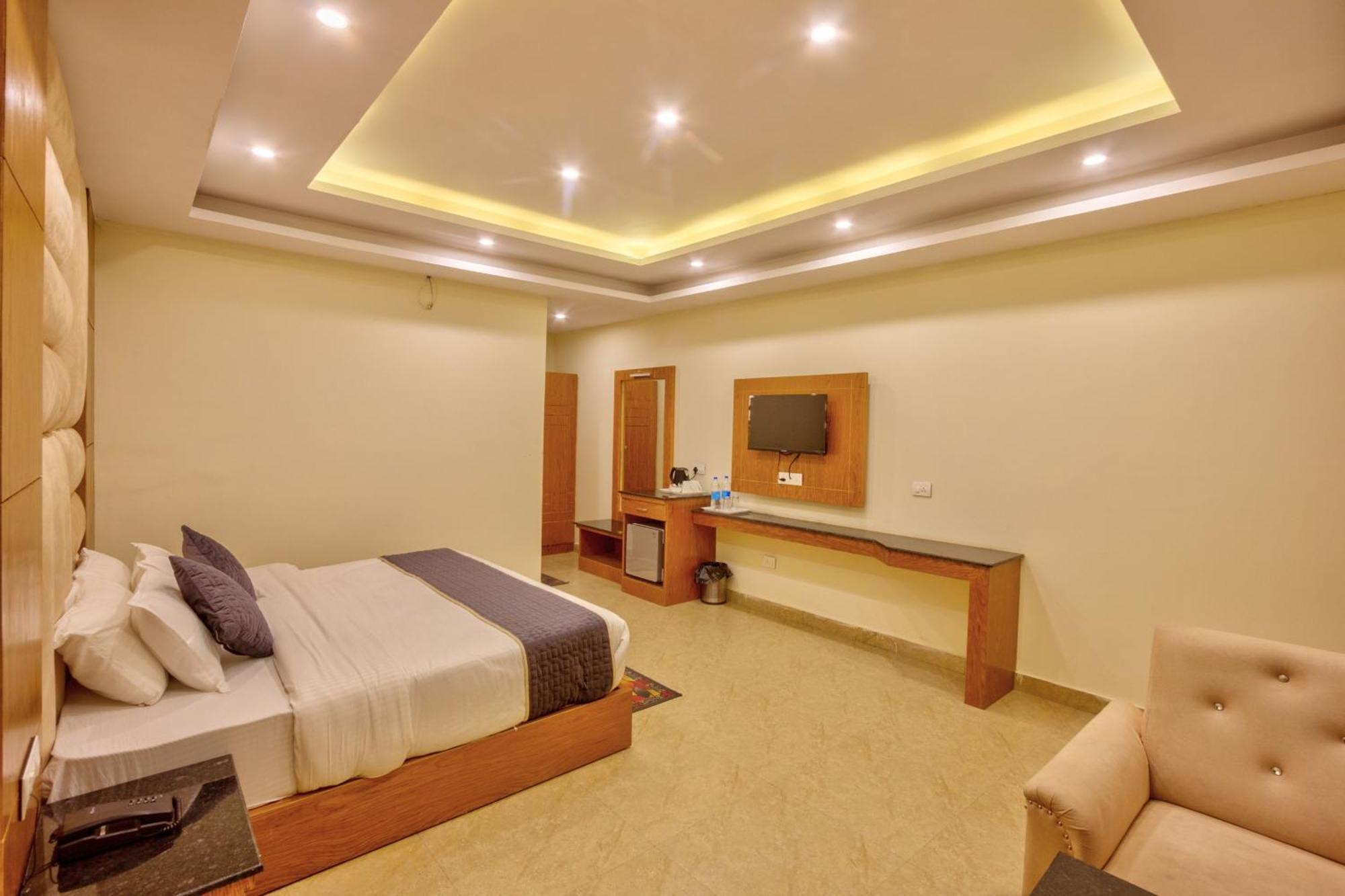 Resort Shivalaya Retreat - A River Side Resort Hotel