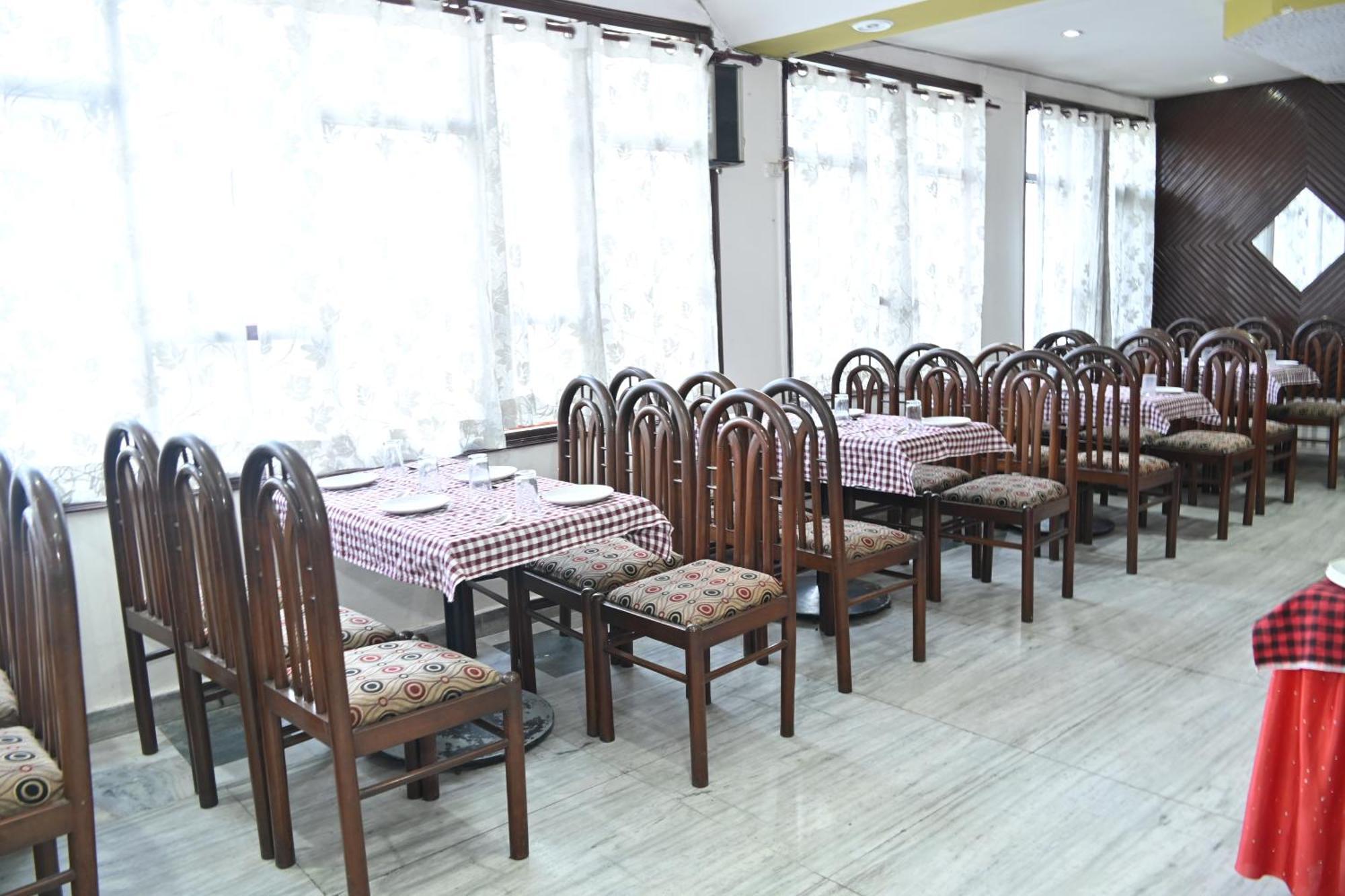 Sitara International Hotel 3*