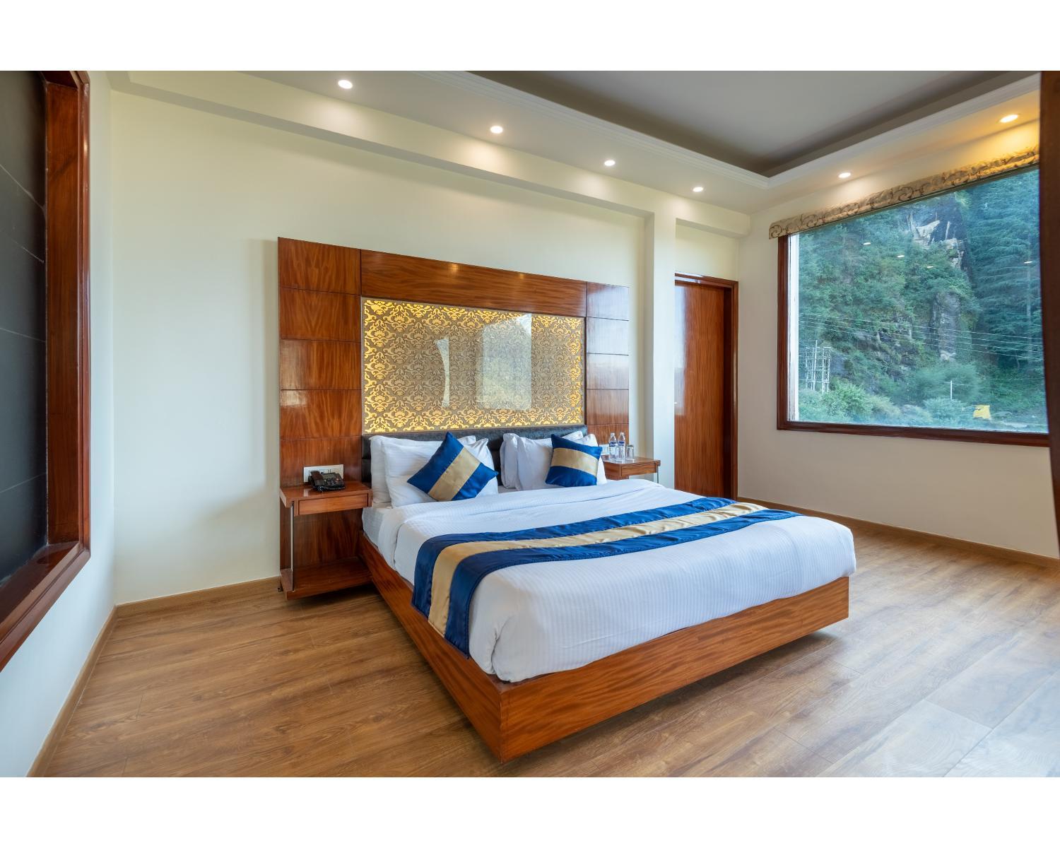 Hotel Serenity & By Dls 4*