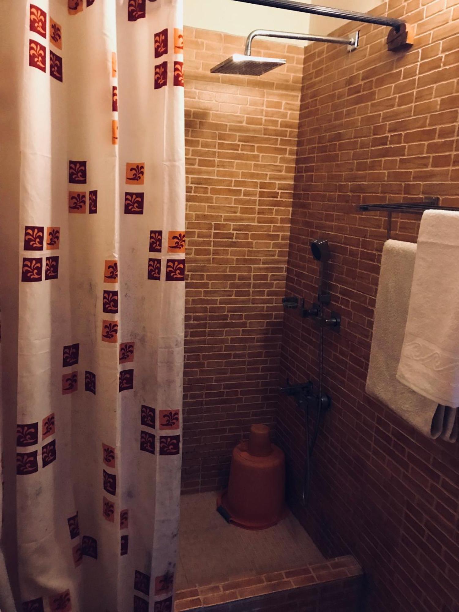 Hotel Manu - 1,2,3 Bedroom Personal Luxury Available In M80910-77715 4*