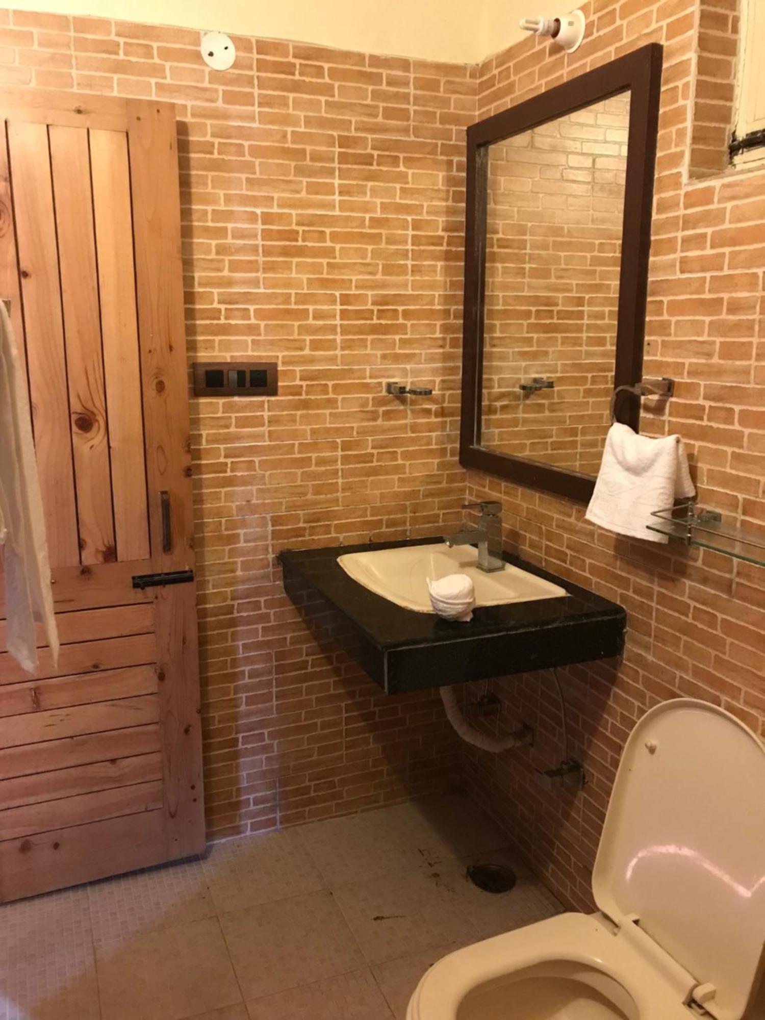 Manu - 1,2,3 Bedroom Personal Luxury Available In M80910-77715 Manali (Himachal Pradesh)
