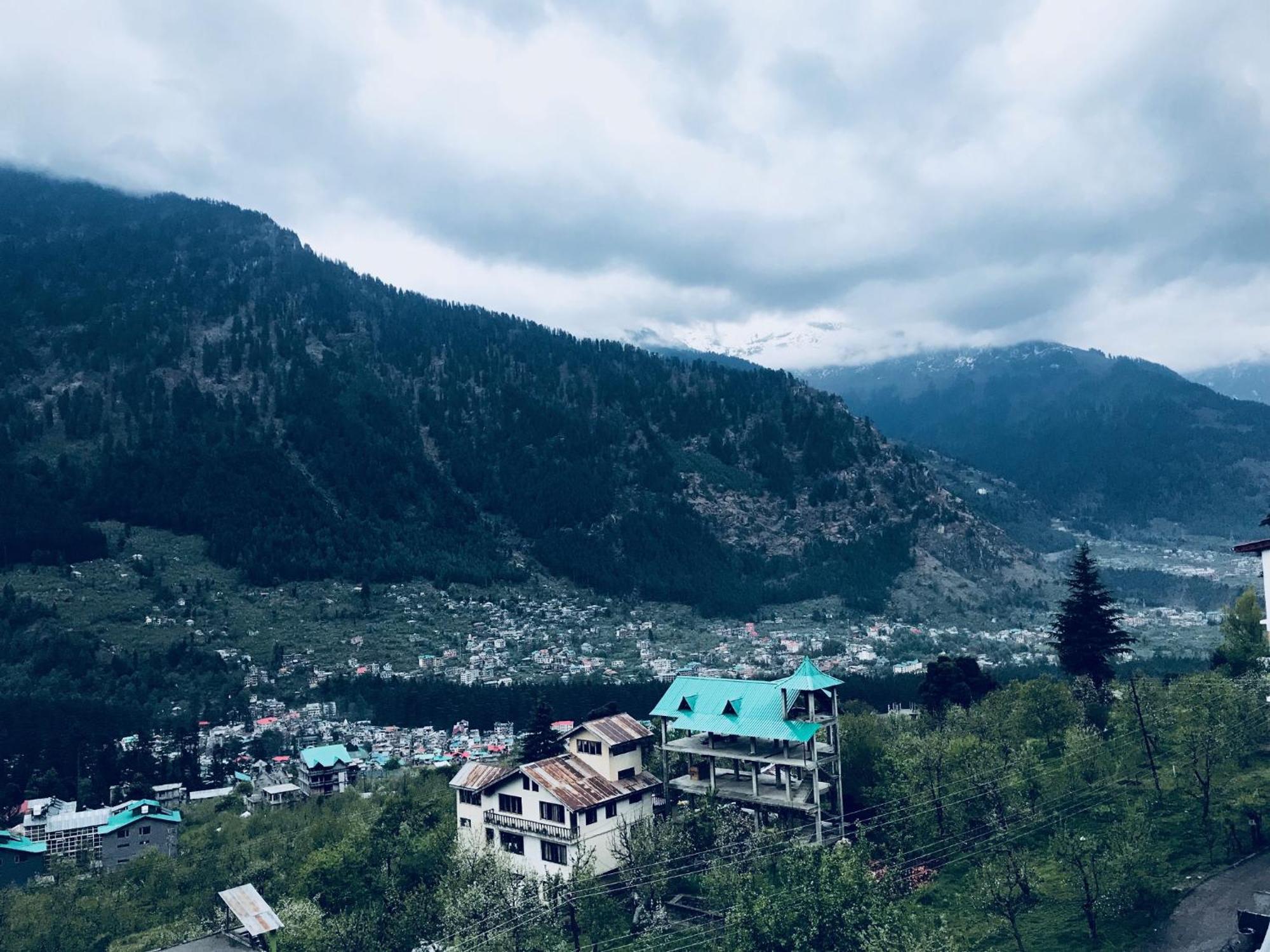Hotel Manu - 1,2,3 Bedroom Personal Luxury Available In M80910-77715 Manali (Himachal Pradesh)