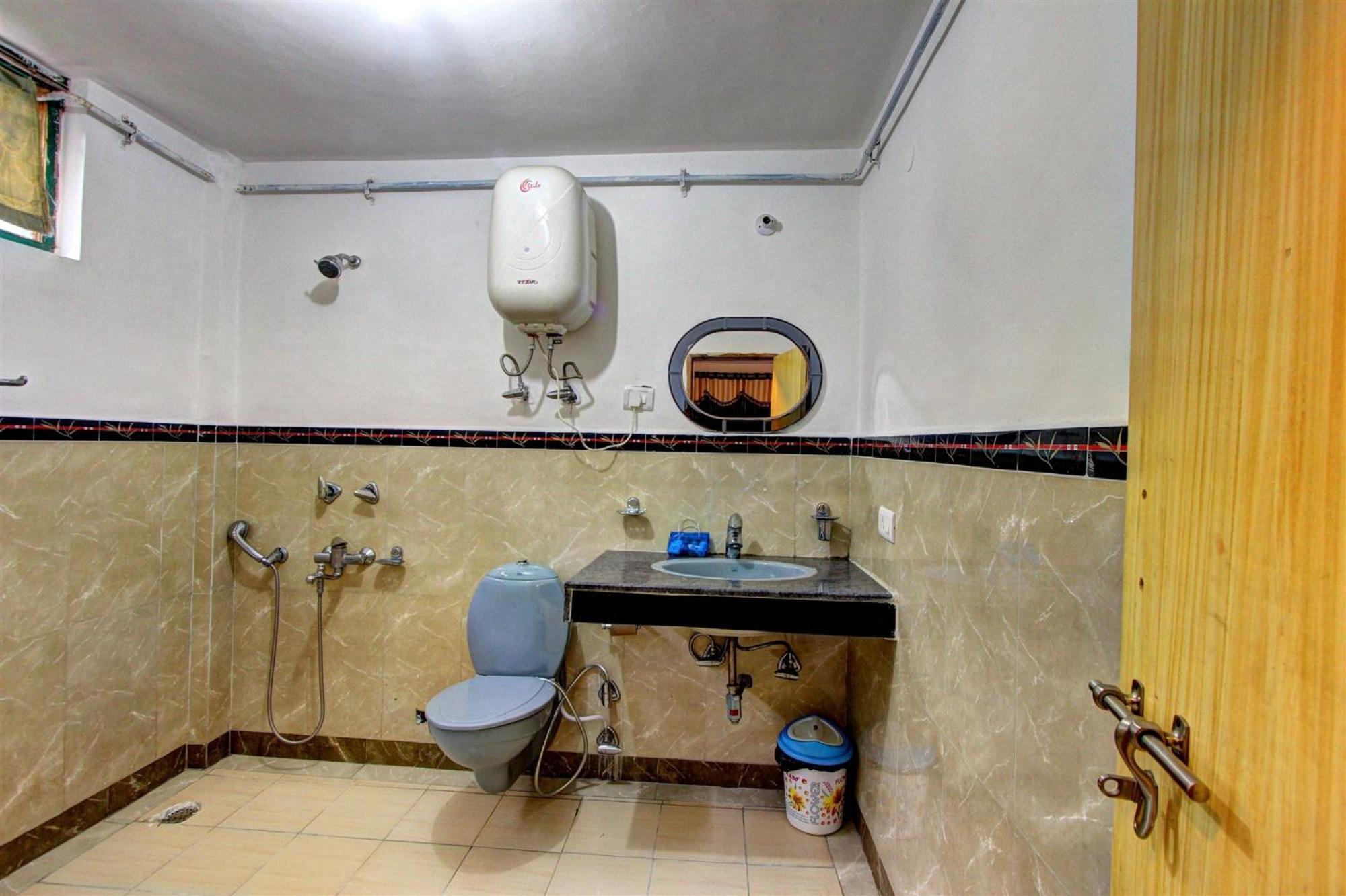 Hotel Manu - 1,2,3 Bedroom Personal Luxury Available In M80910-77715 4*