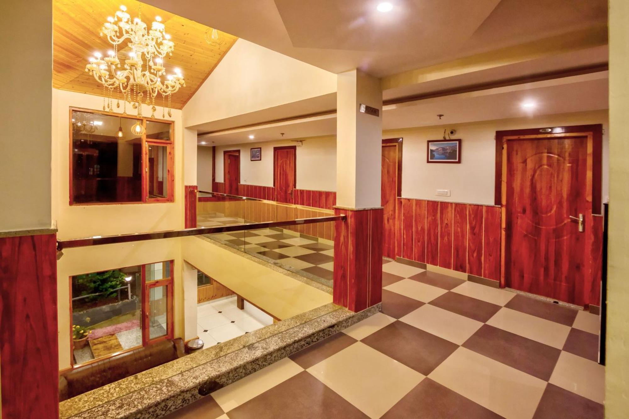 Montana Blues By Snow Hotel 4*