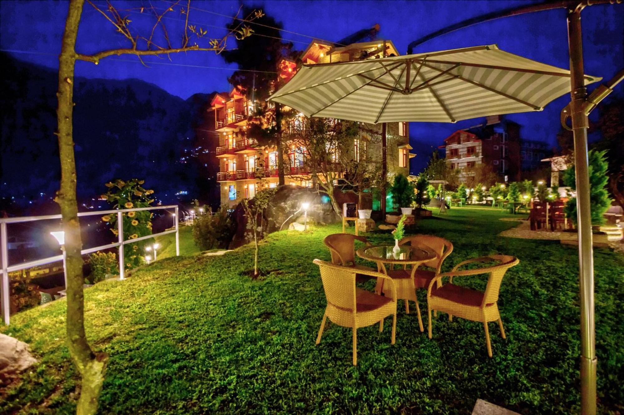 Montana Blues By Snow Hotel 4*