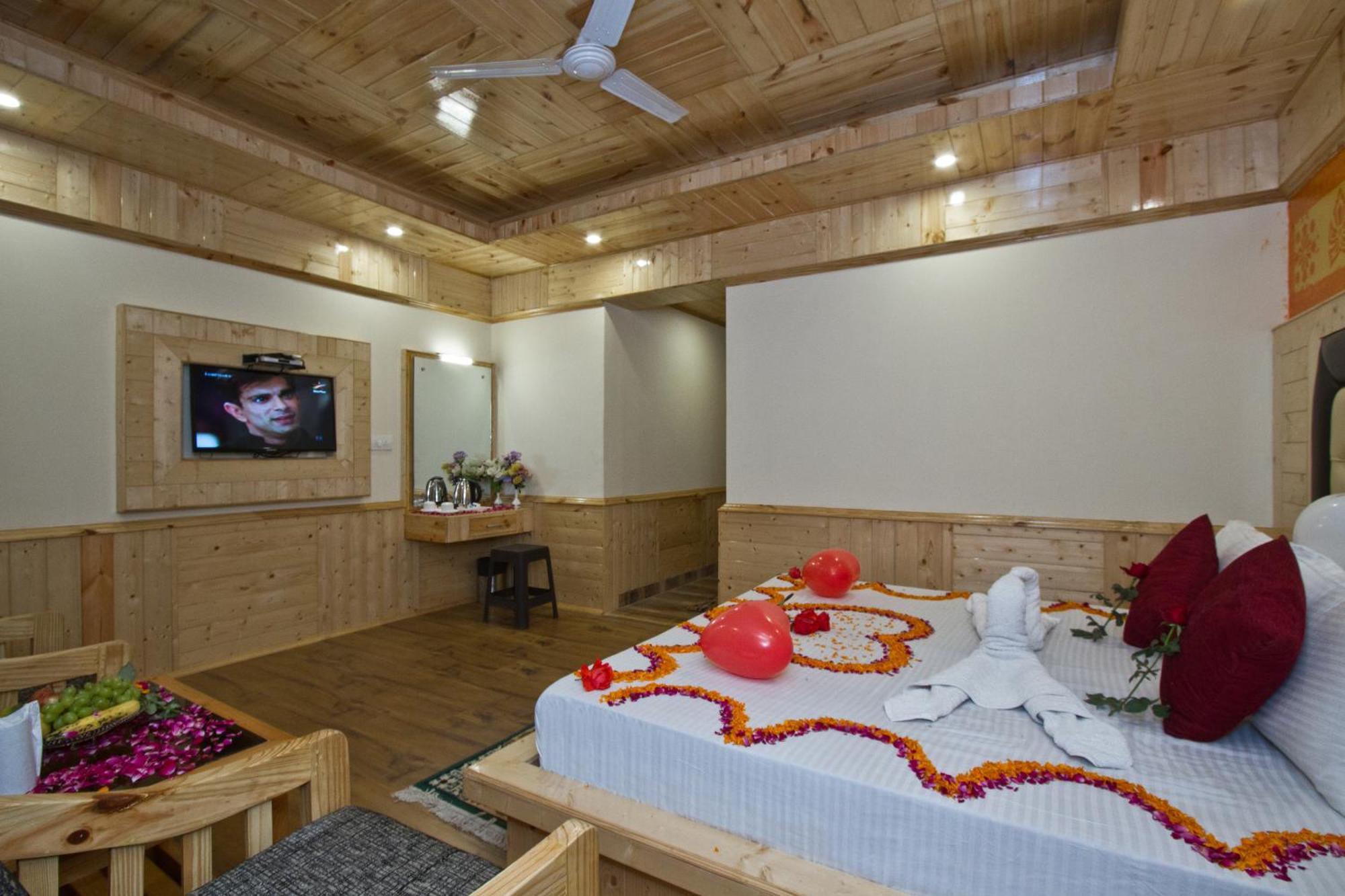 Hotel New Harmony