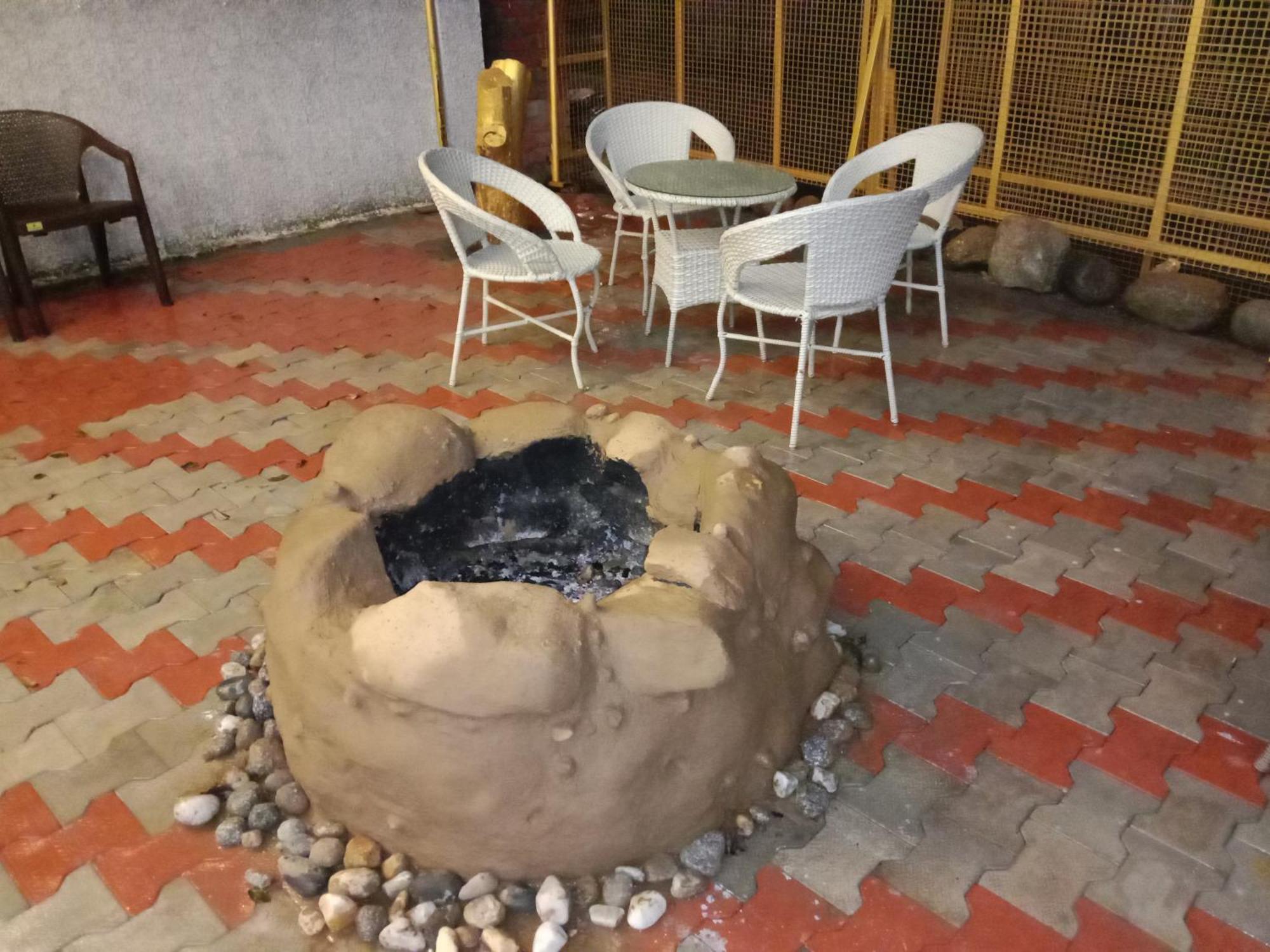 Hotel Apple Flower Manali (Himachal Pradesh)