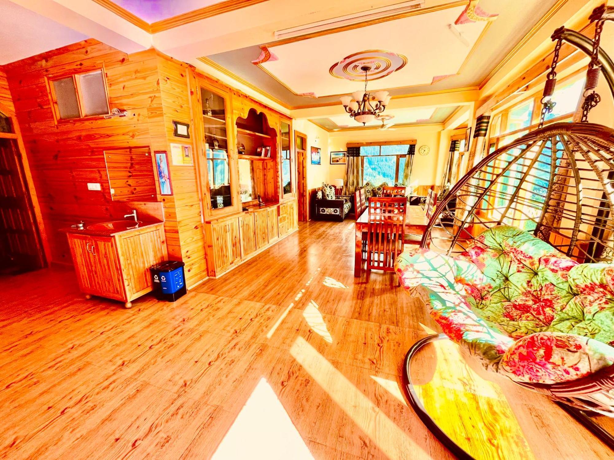 3 Bedroom Luxury With Scenic Mountain View Manali (Himachal Pradesh)