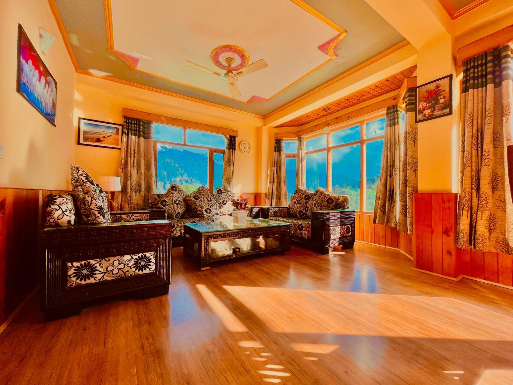 Hotel 3 Bedroom Luxury With Scenic Mountain View