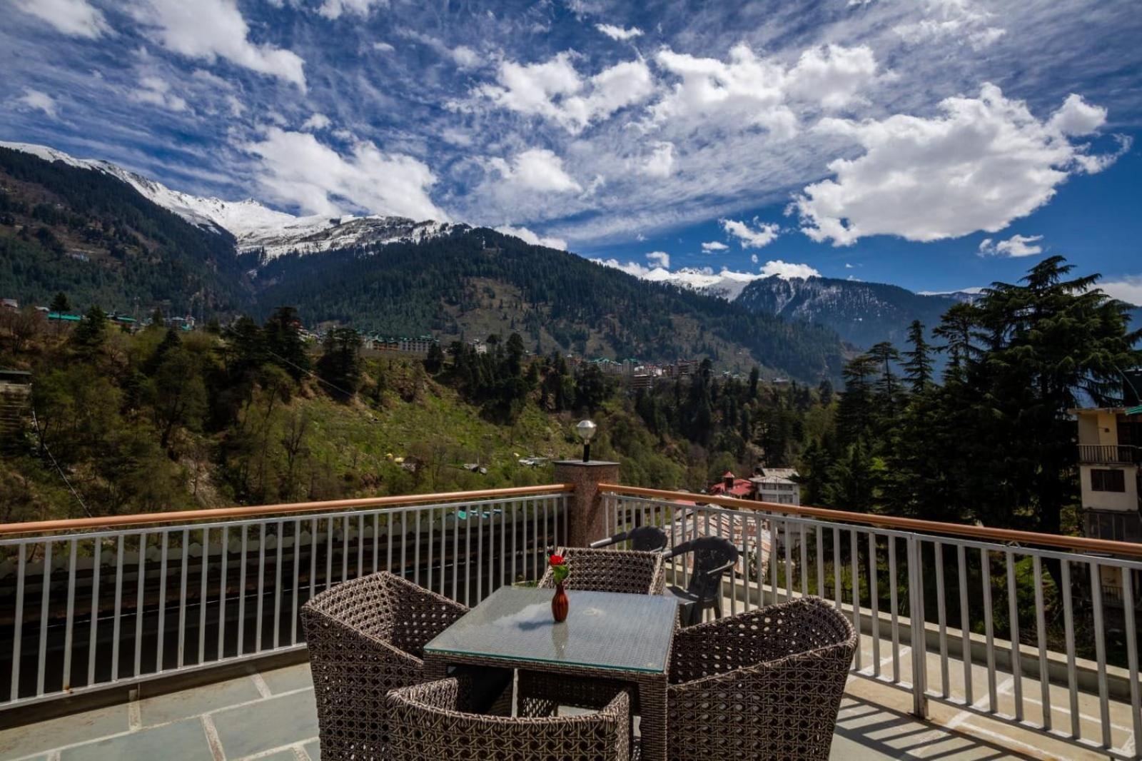 Sarthak Regency By M K Hospitality,rangri, Manali,hp,just 1 Kms From Volvo Parking