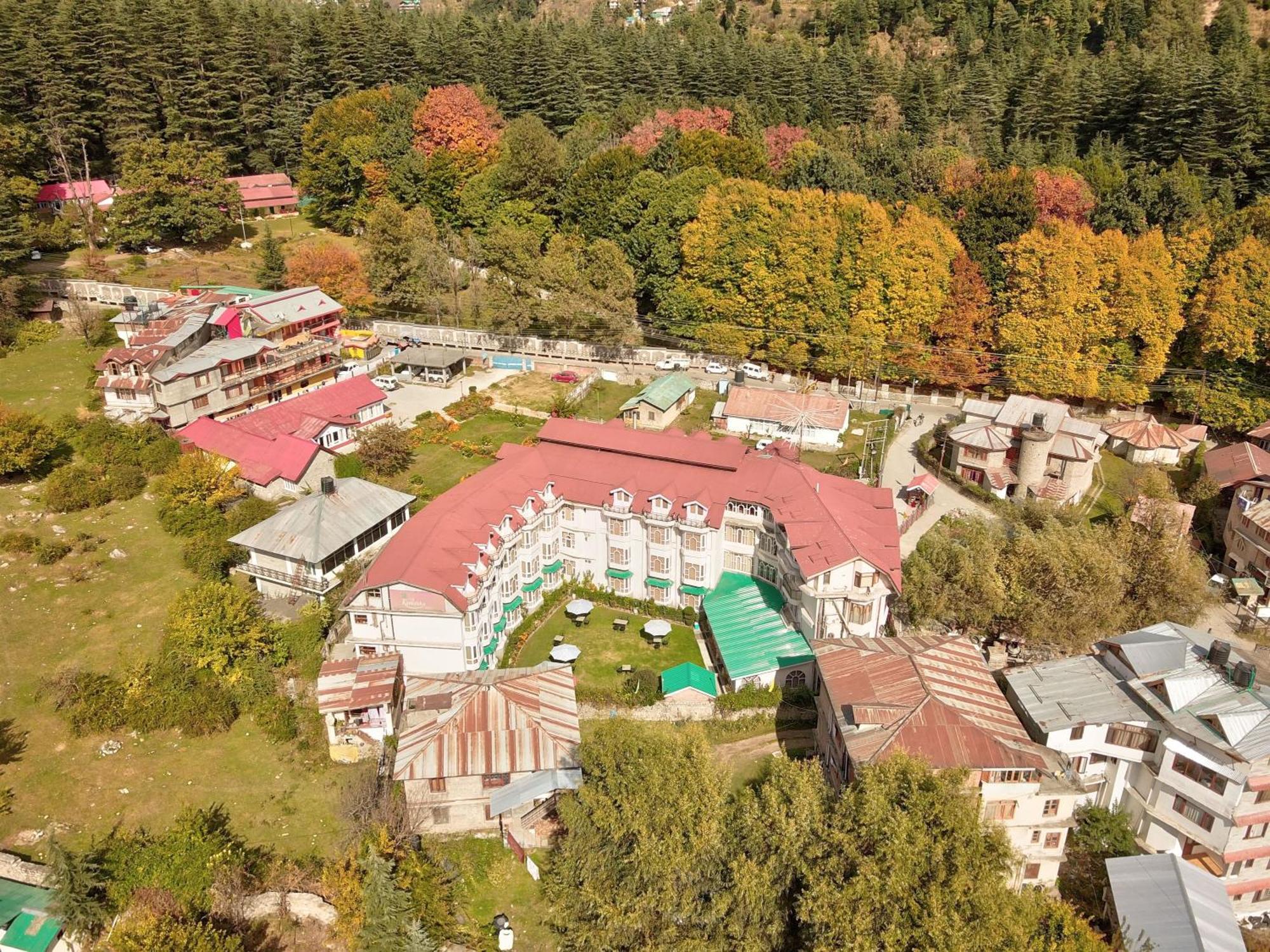 Hotel Kanishka 200m From Mall Road 4*