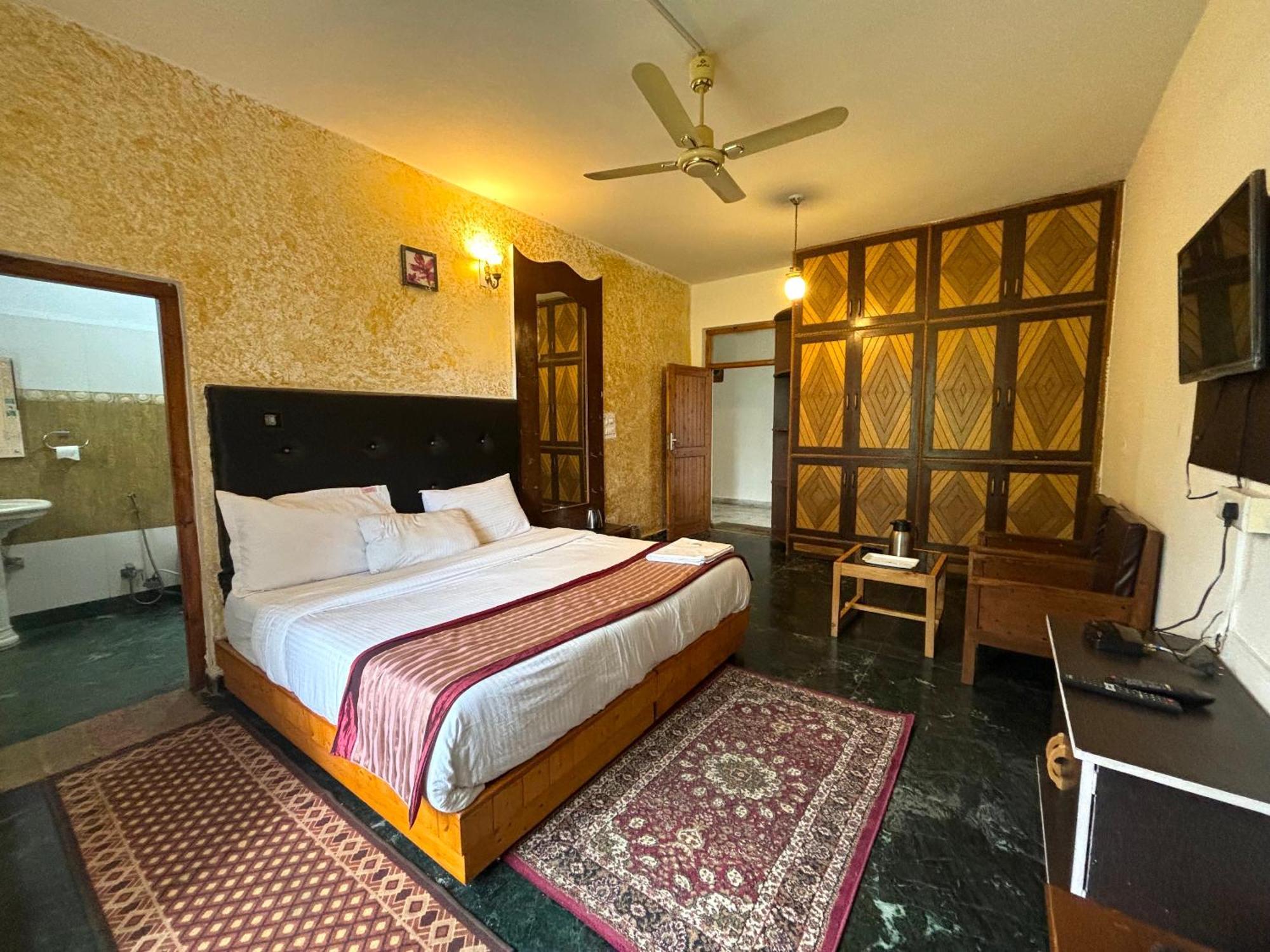 Resort Countryside Himalayan Manali (Himachal Pradesh)