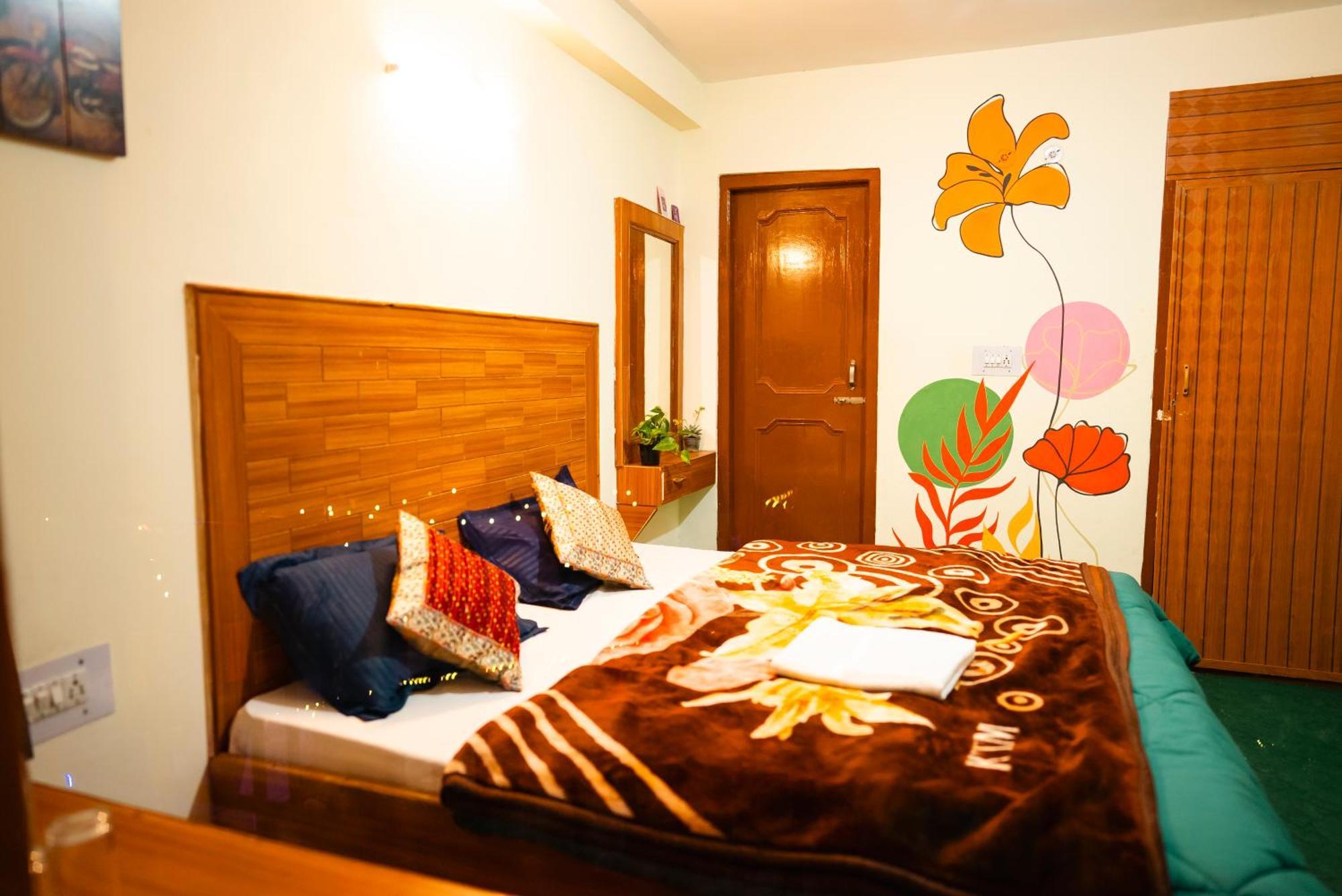 360 Degree Hostel *