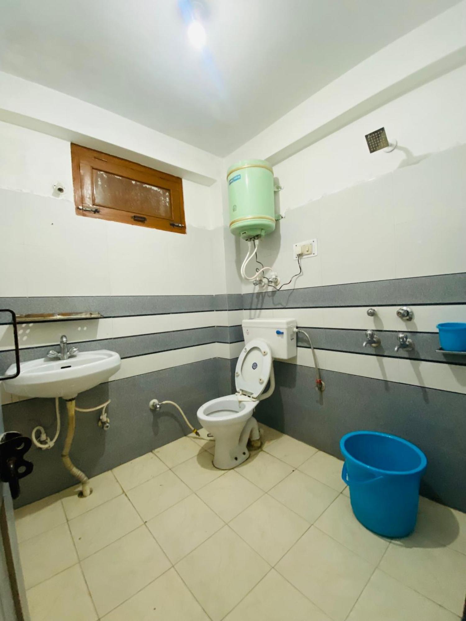 Madana Hostel *