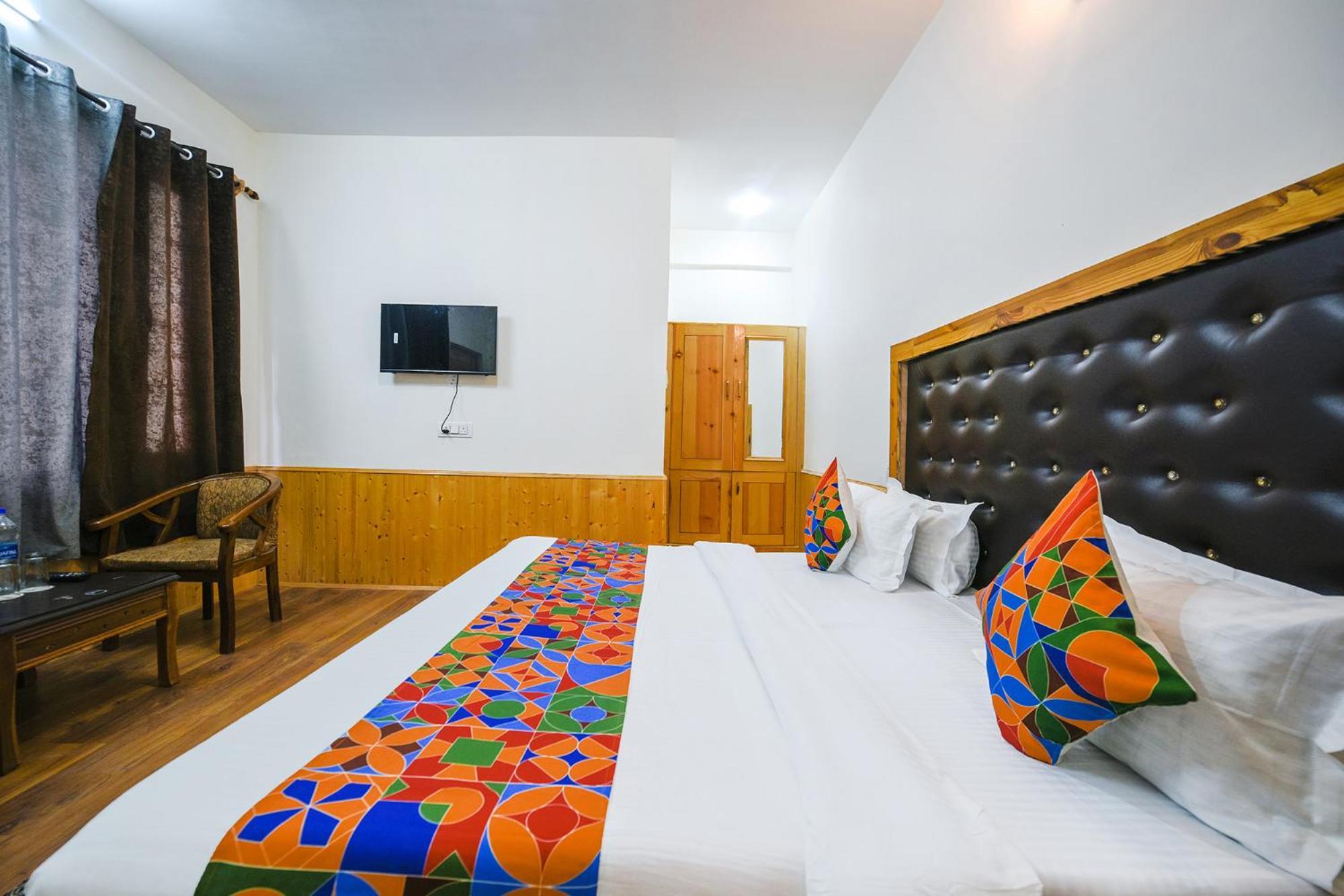 Hotel Fabhotel Paradise