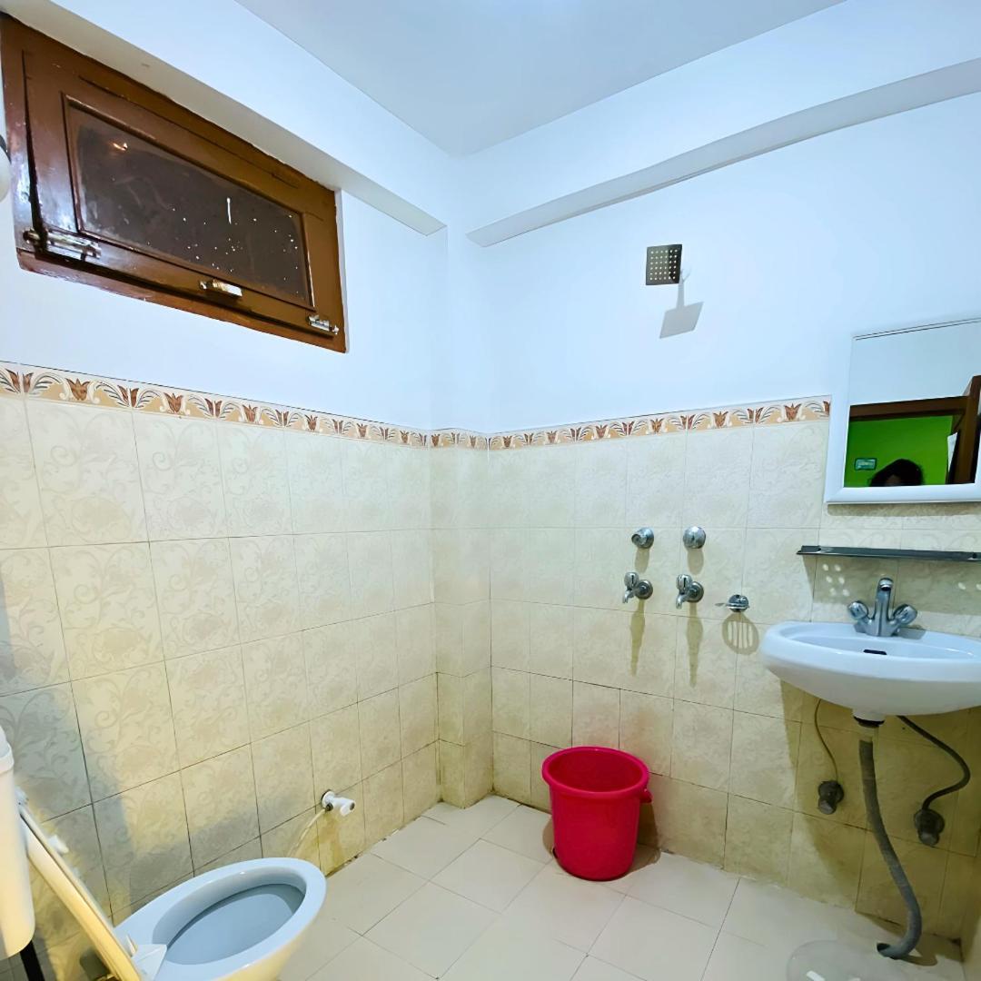 Madana Hostel *