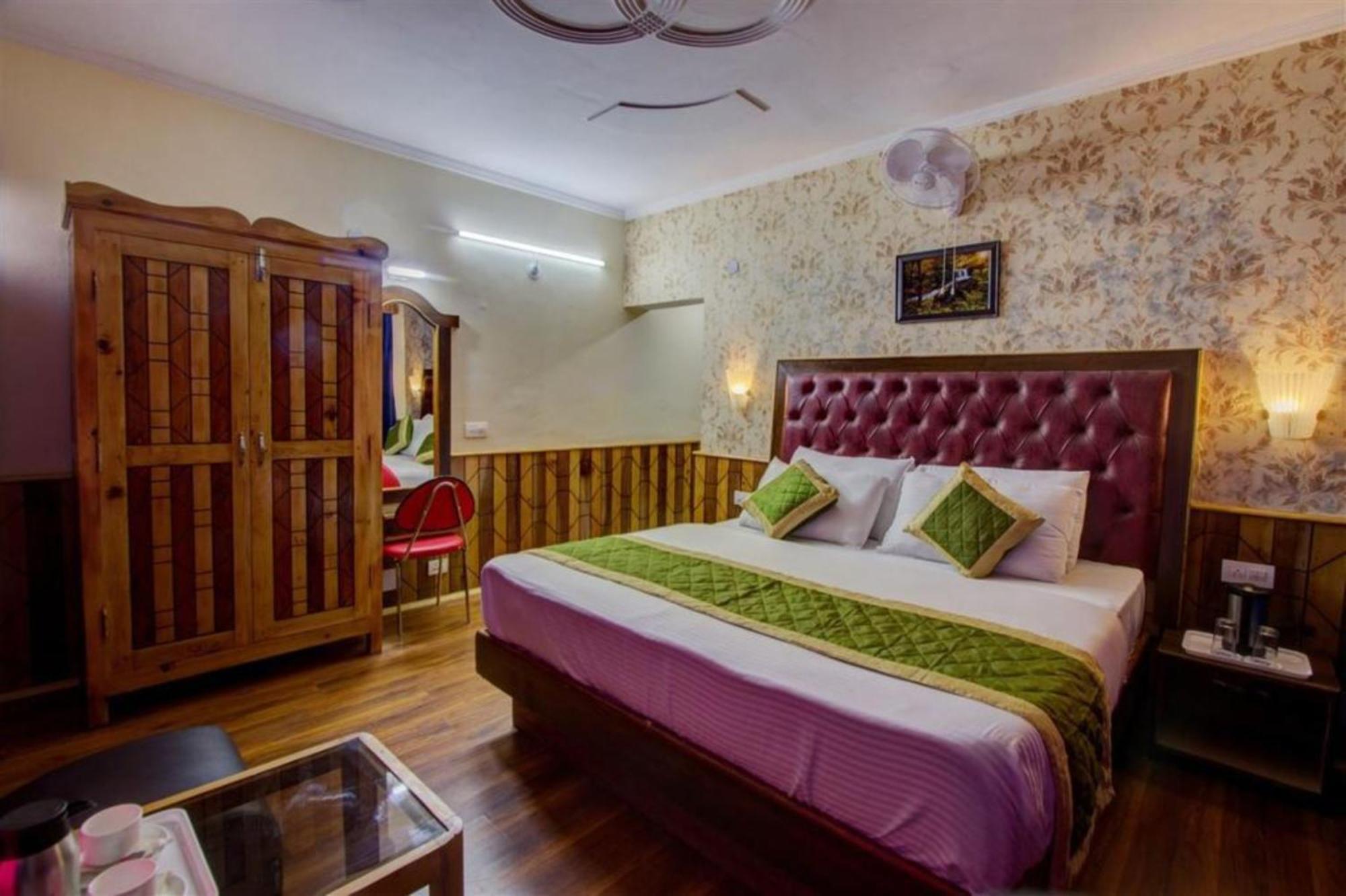 Bed & Breakfast Goroomgo New Ambika Mall Road Near Durga Temple -mahadev Temple-hidimba Temple - Prime-location-and-spacious-room With Luxury And Parking Facilities Manali (Himachal Pradesh)