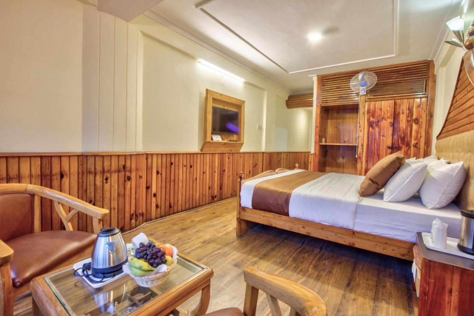 Bed & Breakfast Goroomgo New Ambika Mall Road Near Durga Temple -mahadev Temple-hidimba Temple - Prime-location-and-spacious-room With Luxury And Parking Facilities Manali (Himachal Pradesh)