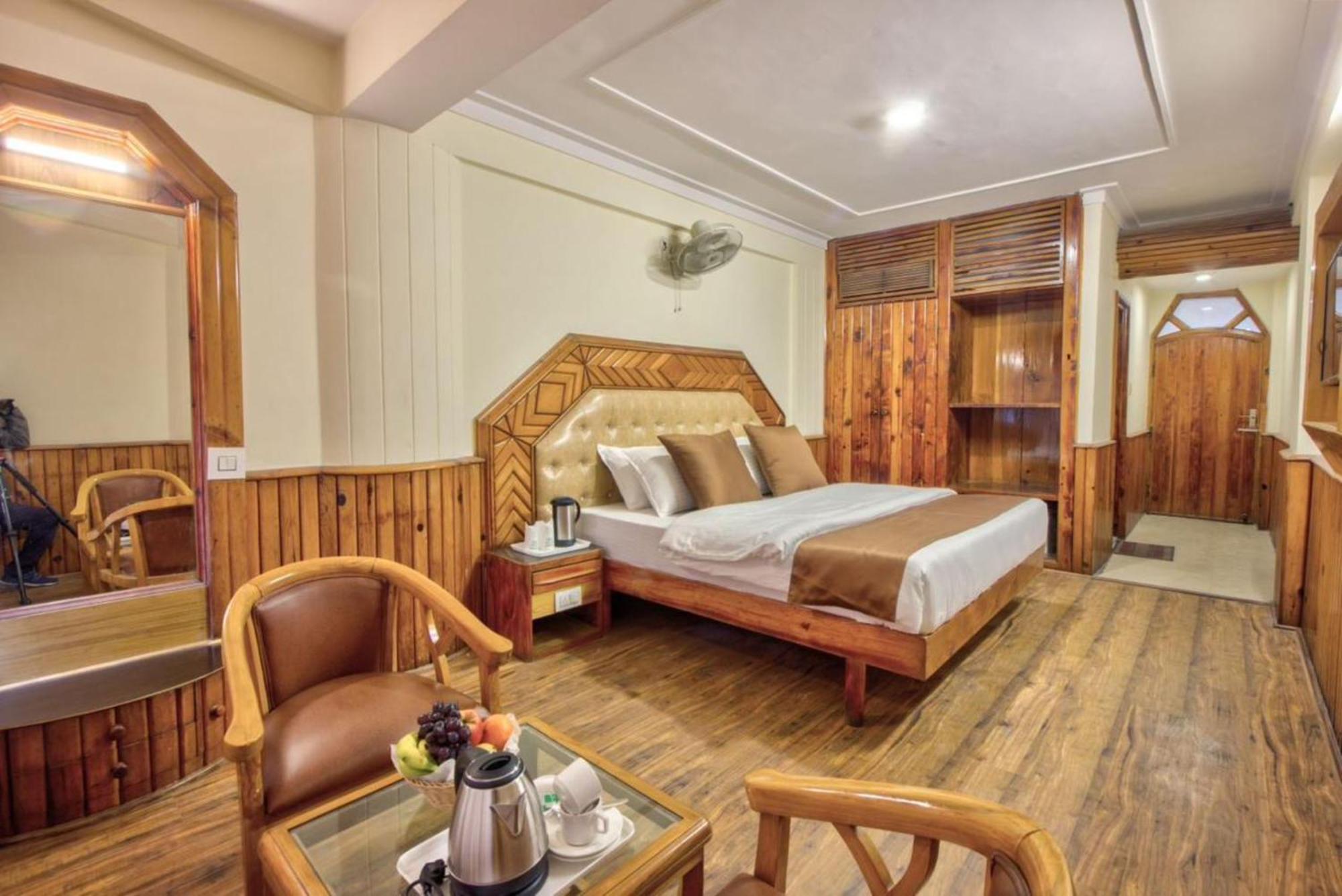 Bed & Breakfast Goroomgo New Ambika Mall Road Near Durga Temple -mahadev Temple-hidimba Temple - Prime-location-and-spacious-room With Luxury And Parking Facilities Manali (Himachal Pradesh)