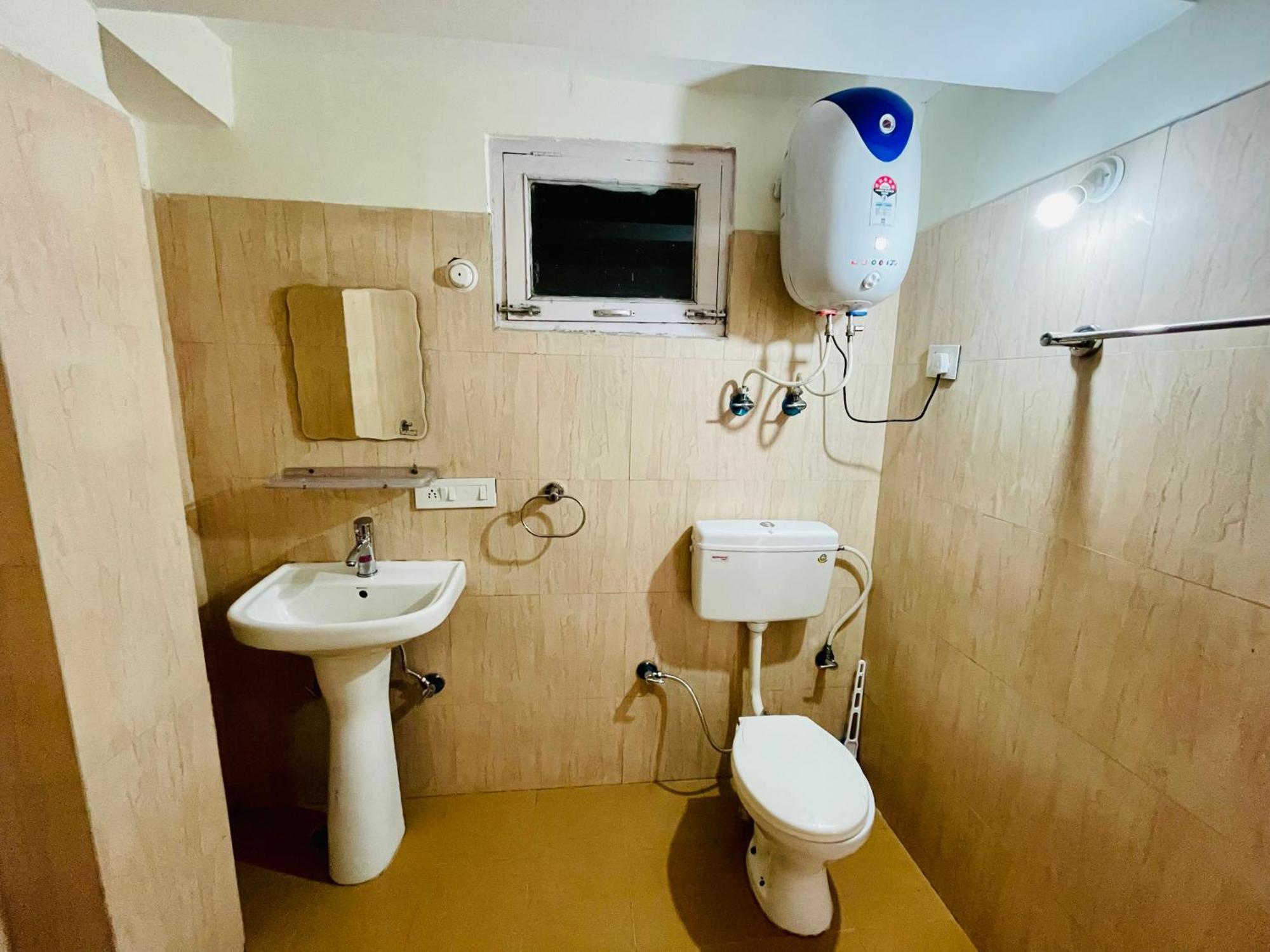 Hostel Lilly & Cafe Manali (Himachal Pradesh)