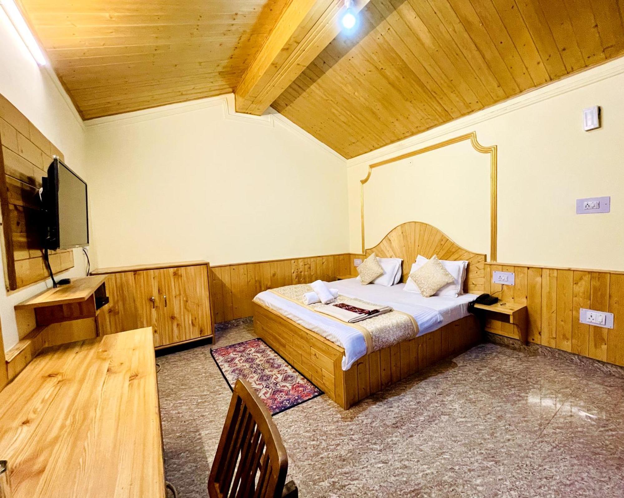 Spring House Homestay *