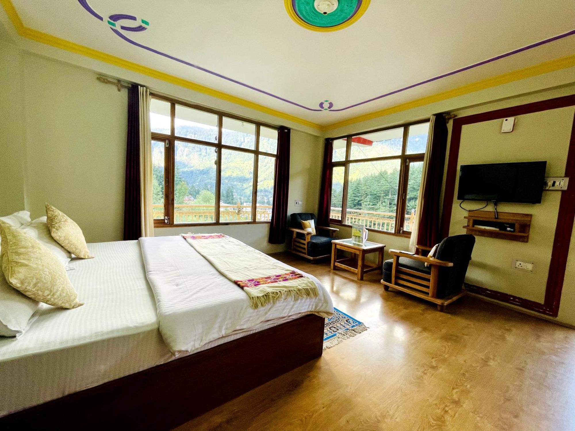 Spring House Homestay *