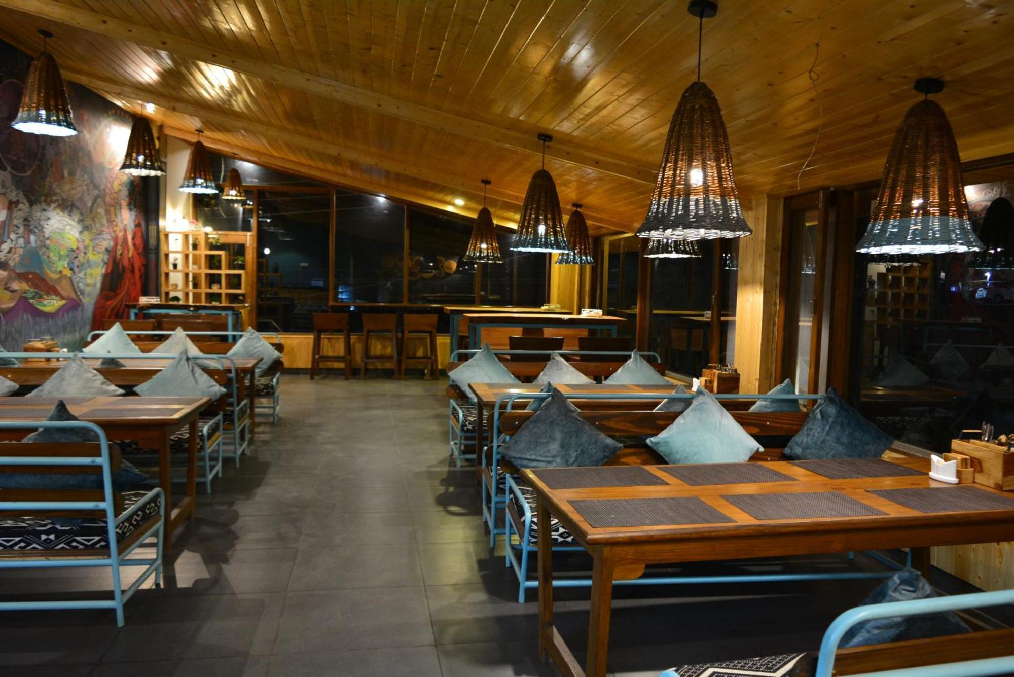 Hotel Neelgiri - Diaries 3*
