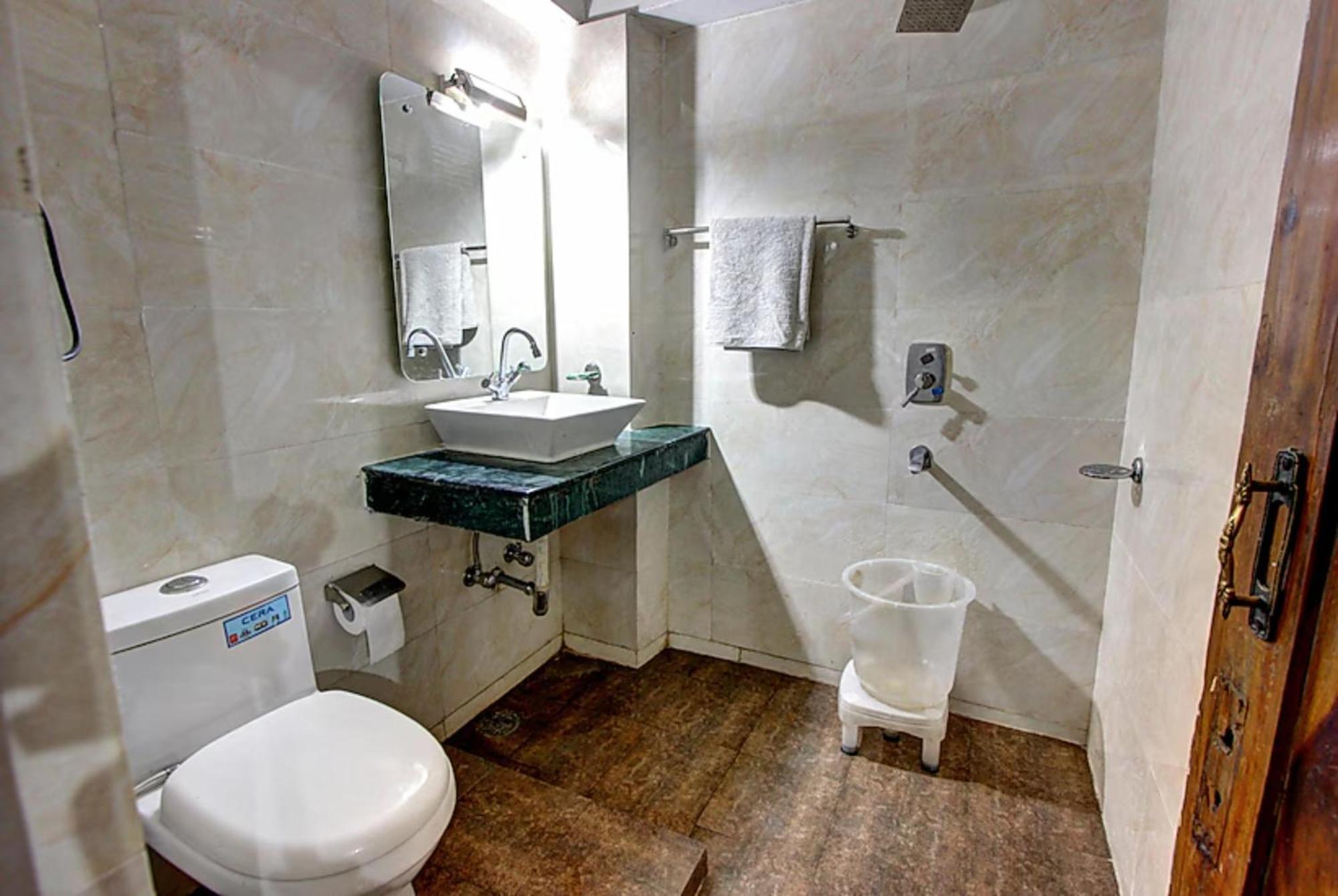 Highway - Luxury - Excellent Service - Parking Facilities