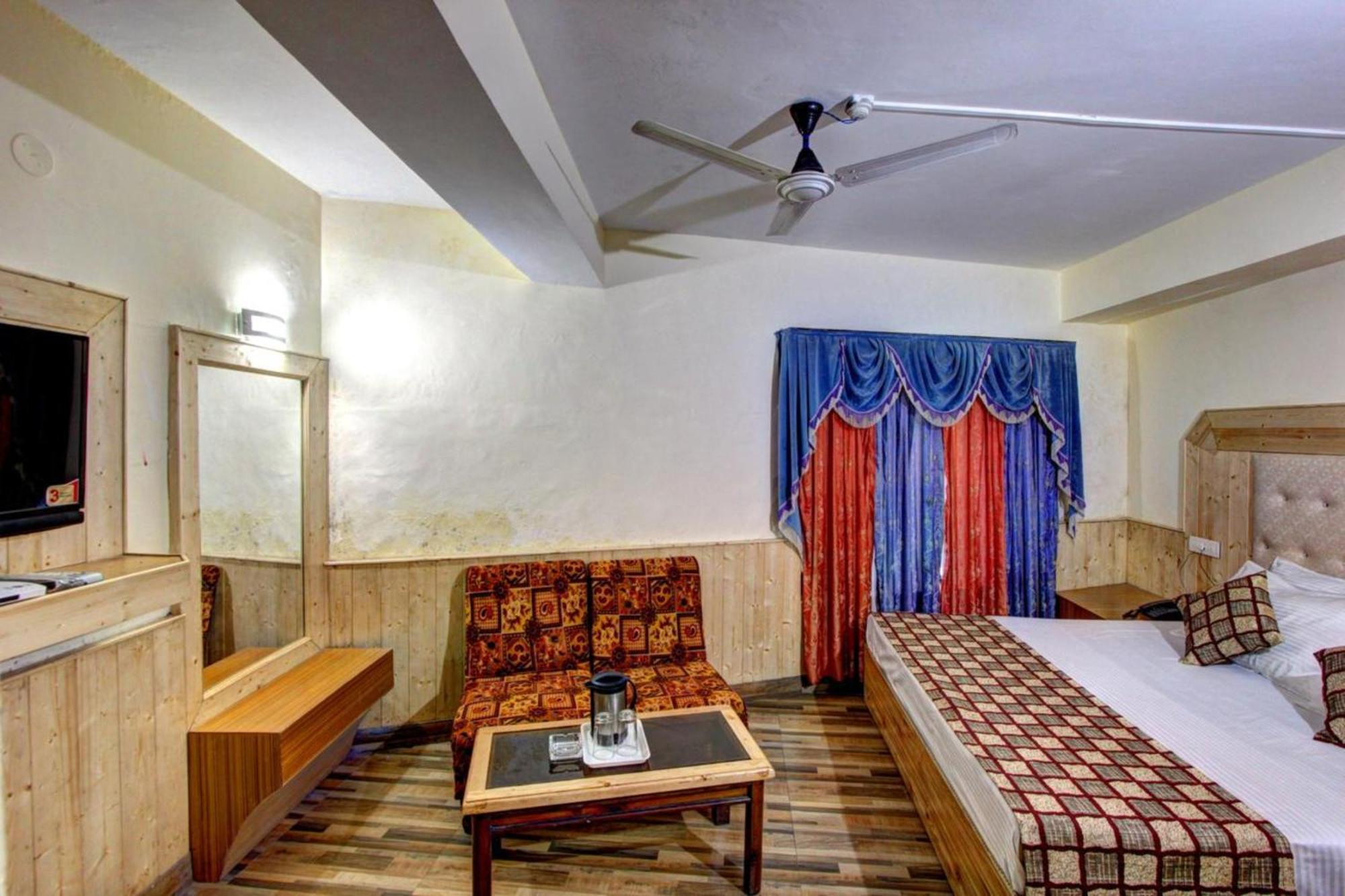 Hotel Highway - Luxury - Excellent Service - Parking Facilities