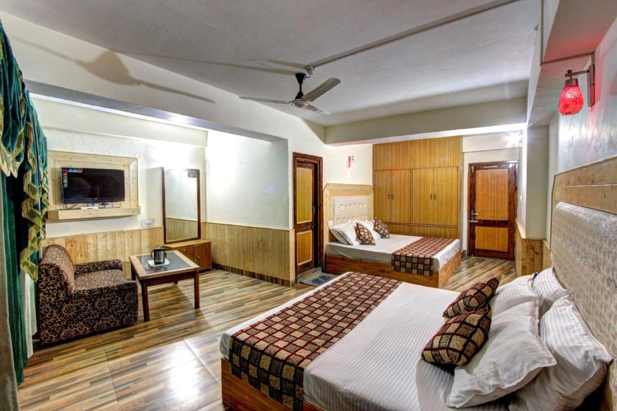 Highway - Luxury - Excellent Service - Parking Facilities Hotel
