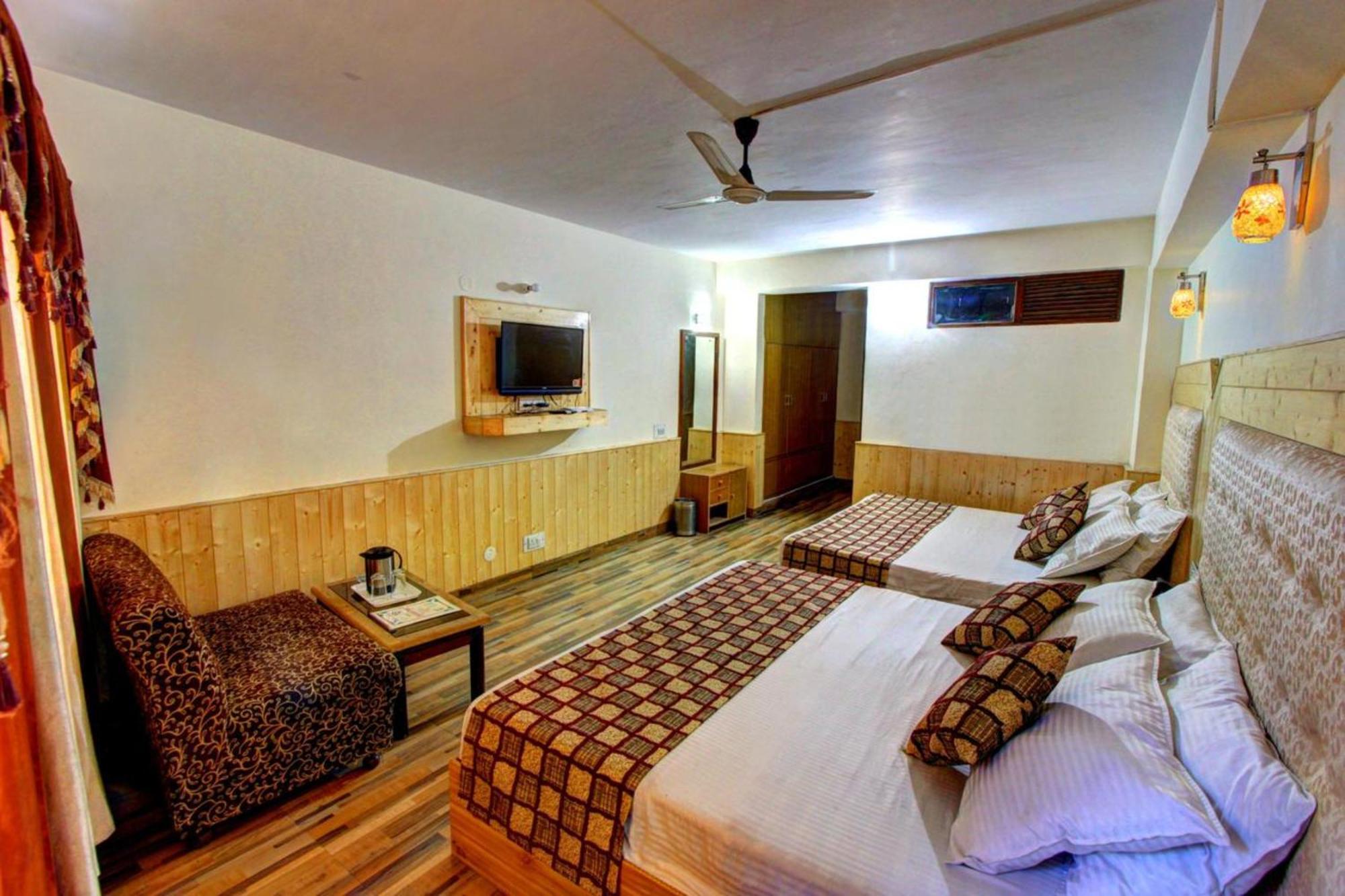 Highway - Luxury - Excellent Service - Parking Facilities Hotel Manali (Himachal Pradesh)