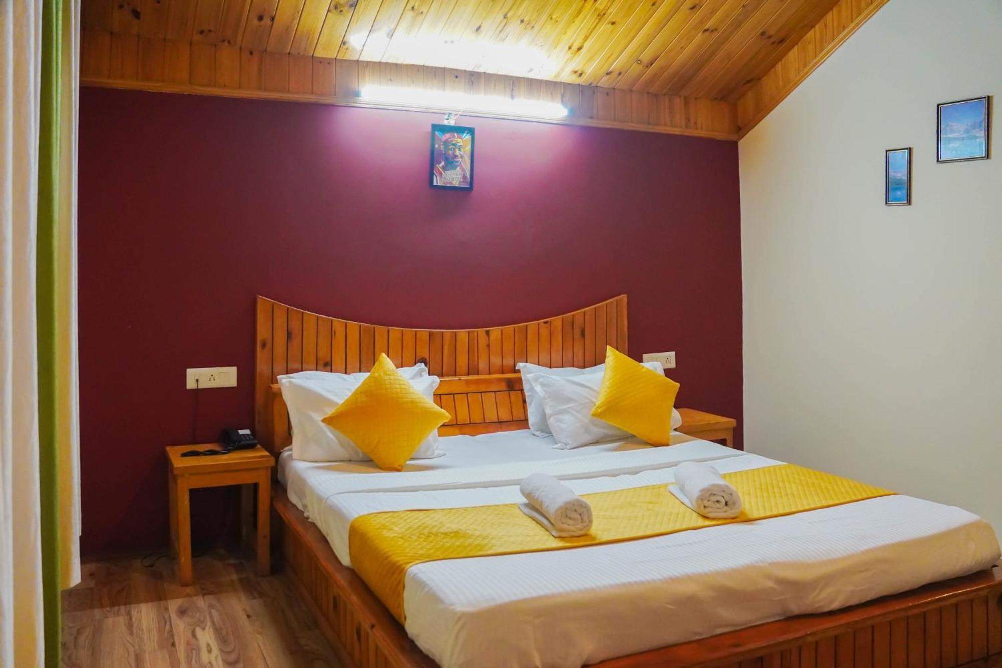 Mountain Face Hotel Manali (Himachal Pradesh)
