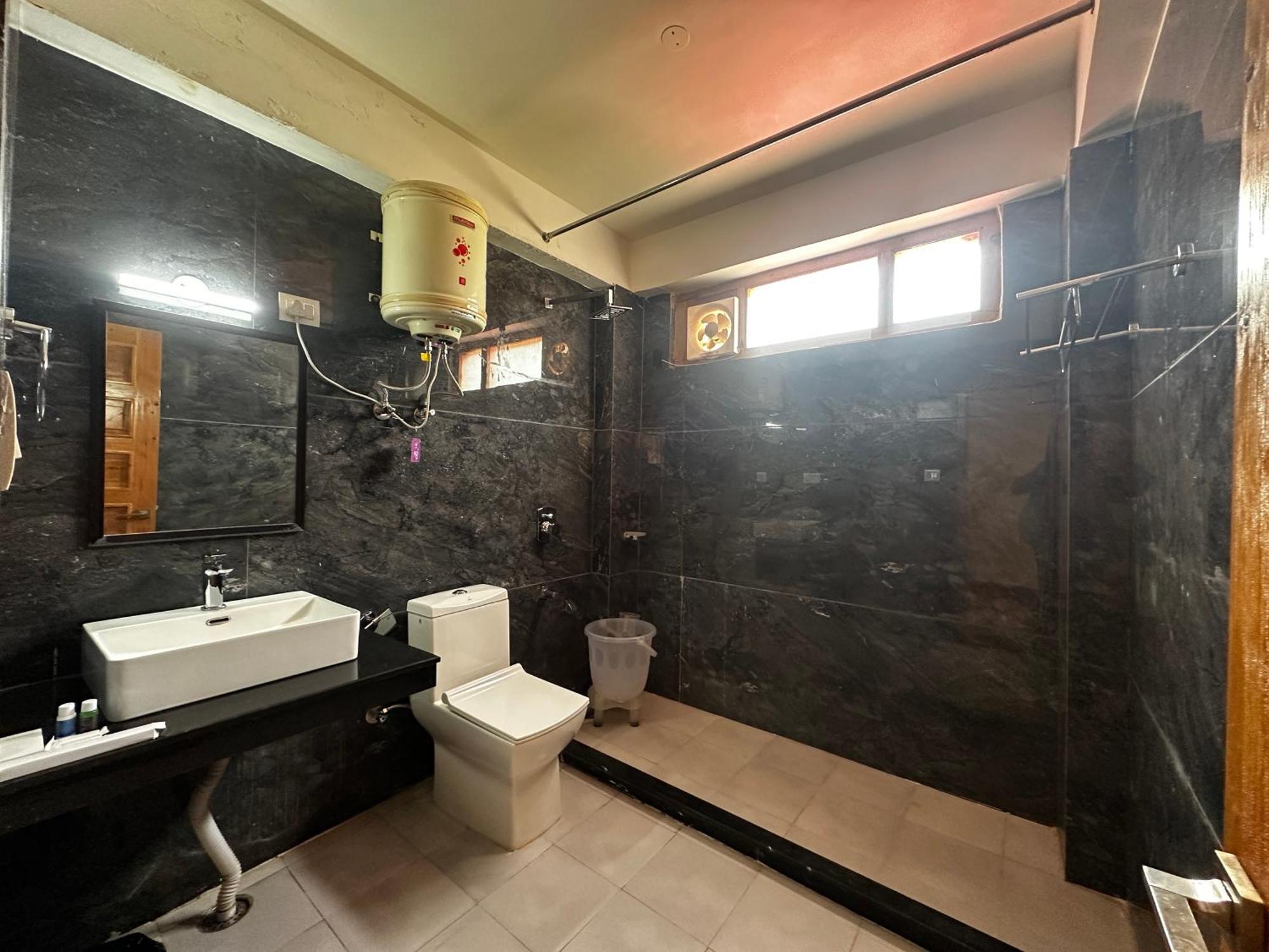 Hotel Tara Manali (Himachal Pradesh)