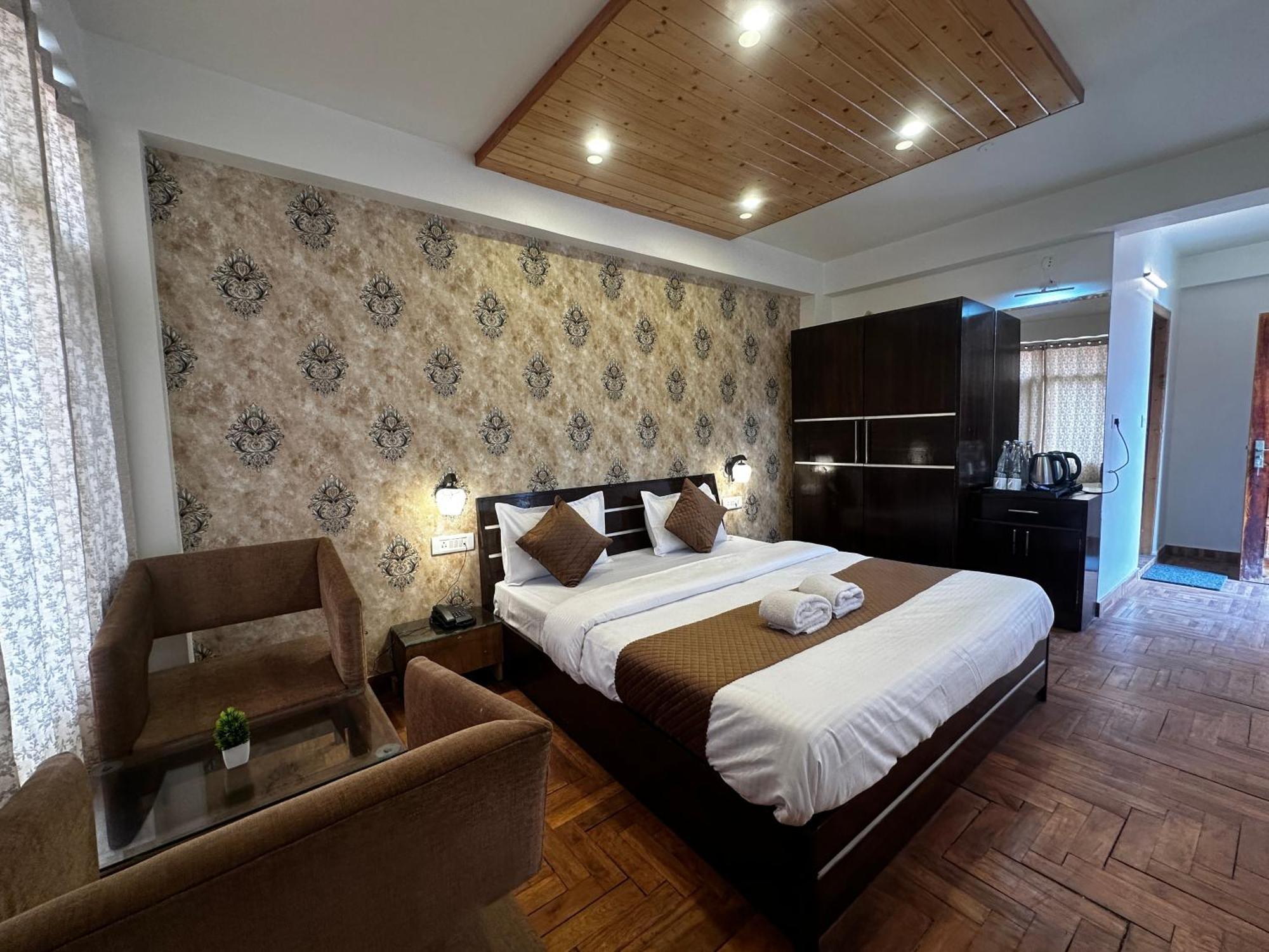 Tara Hotel 2*
