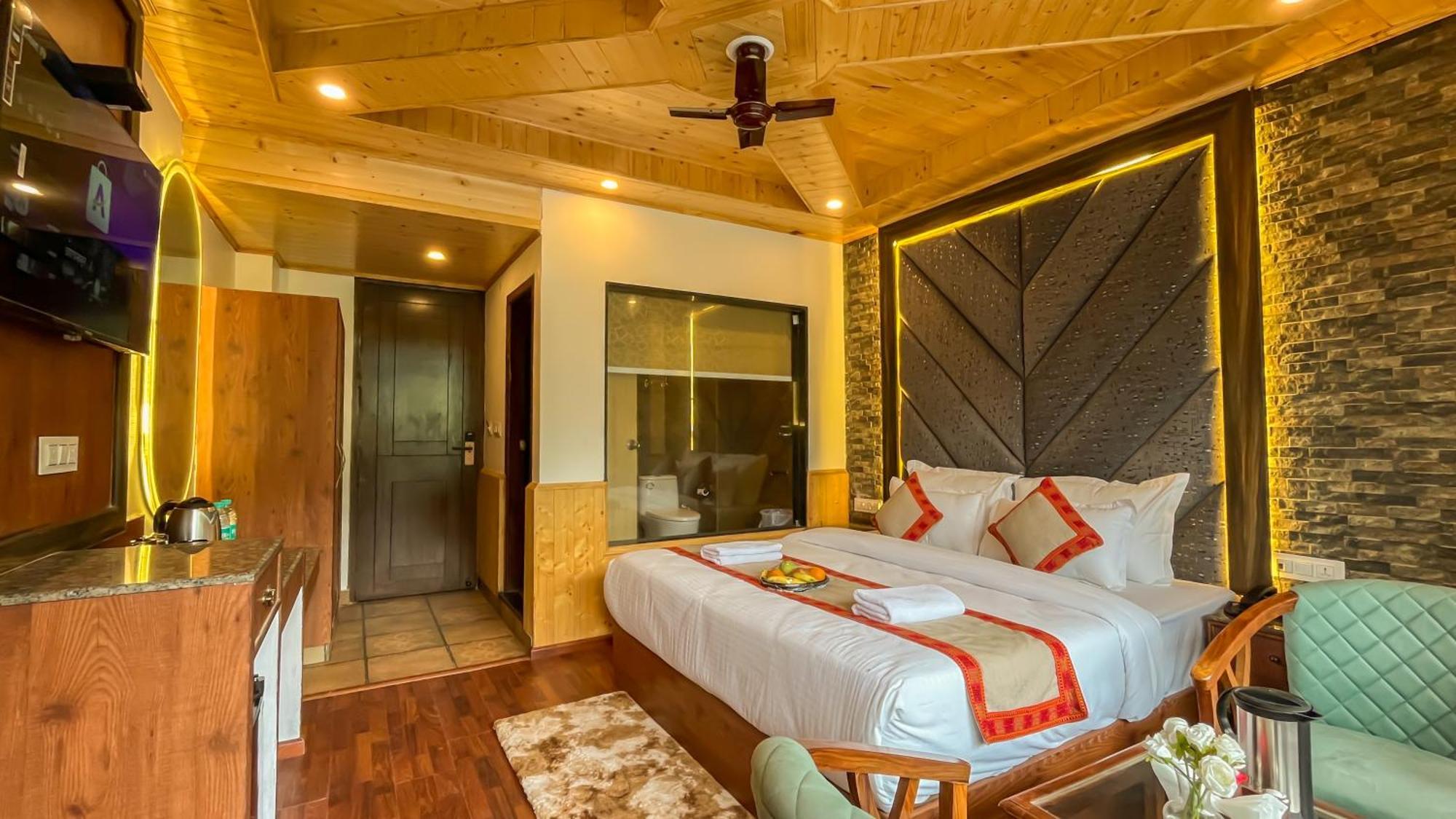 Hotel Touch Wood