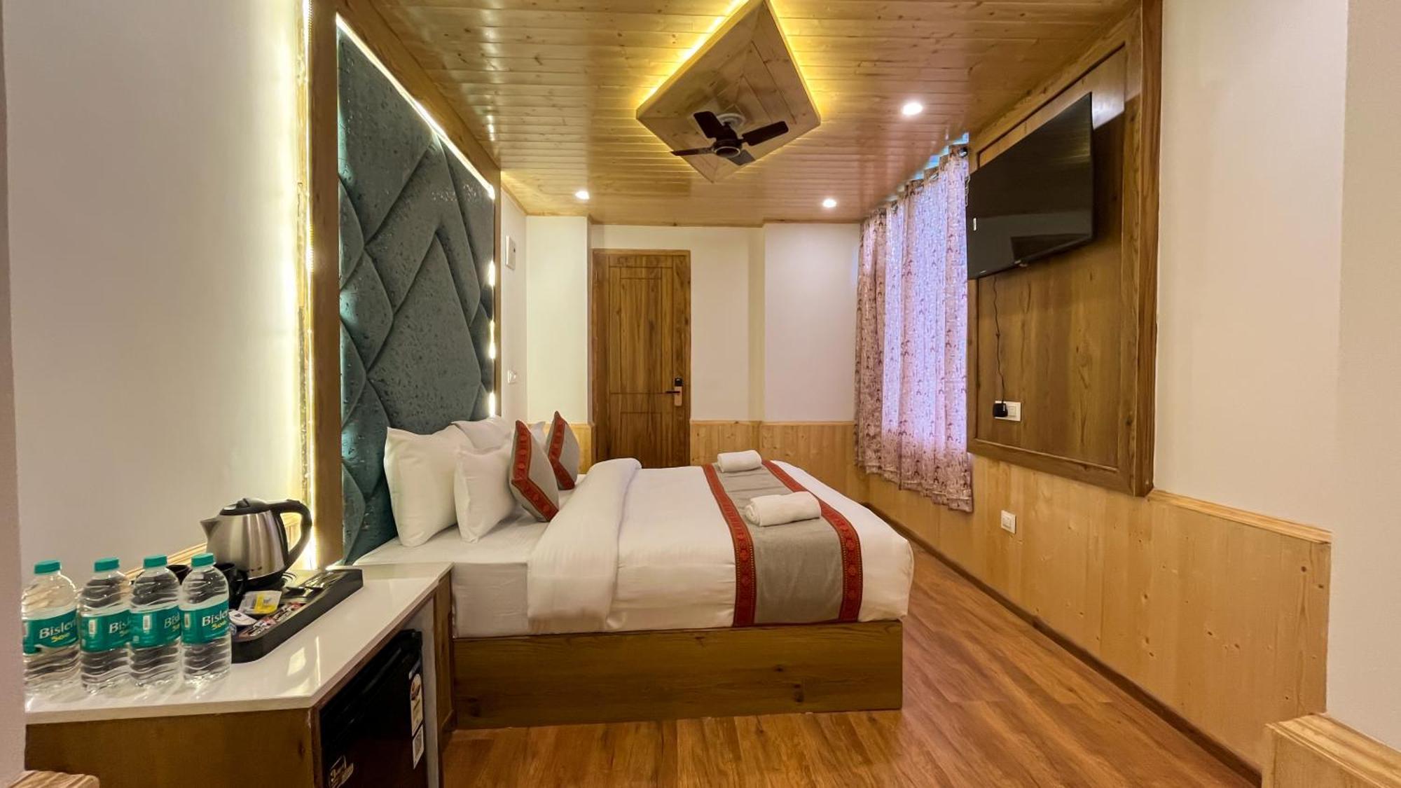 Hotel Touch Wood
