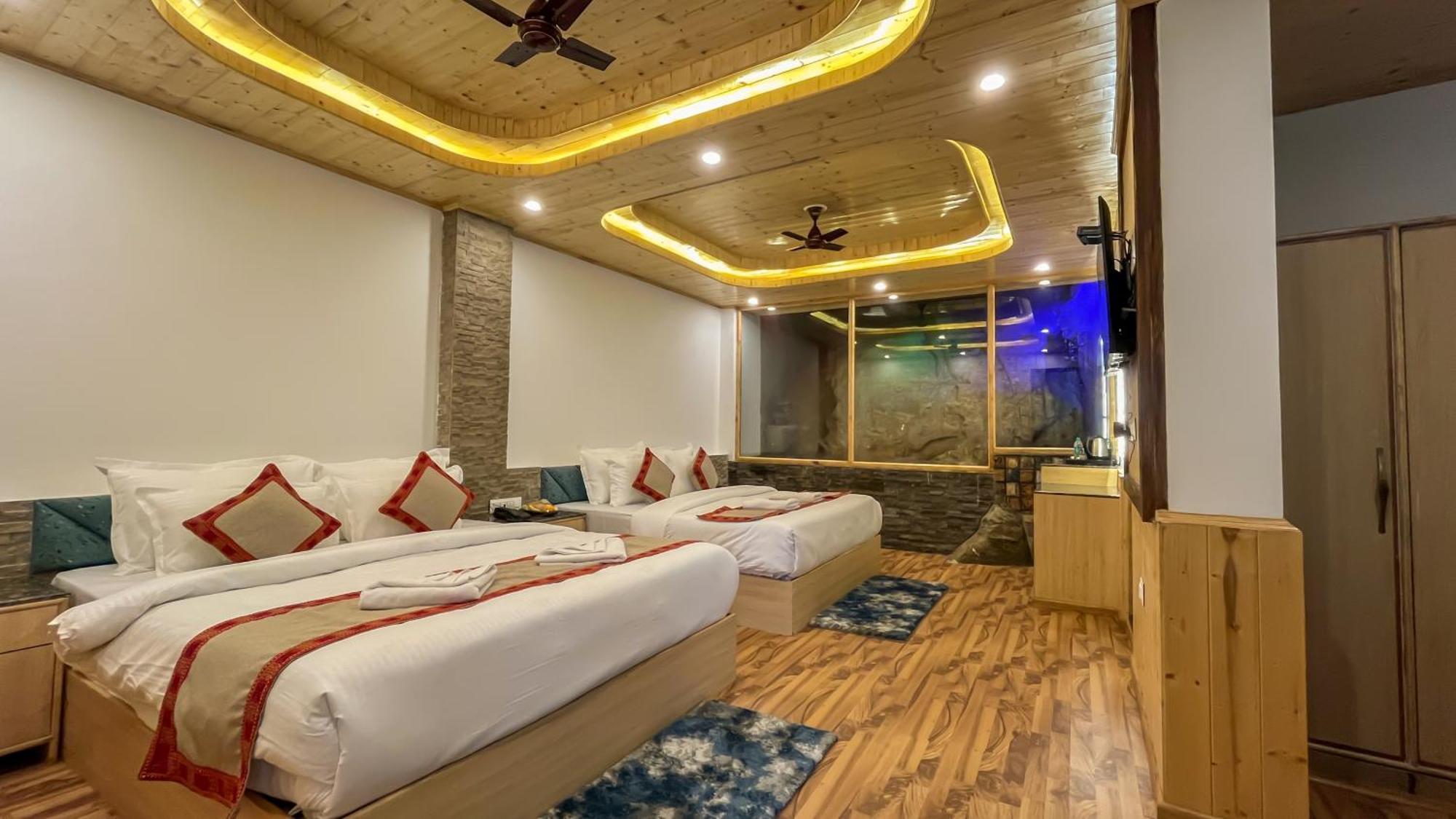 Touch Wood Hotel 3*