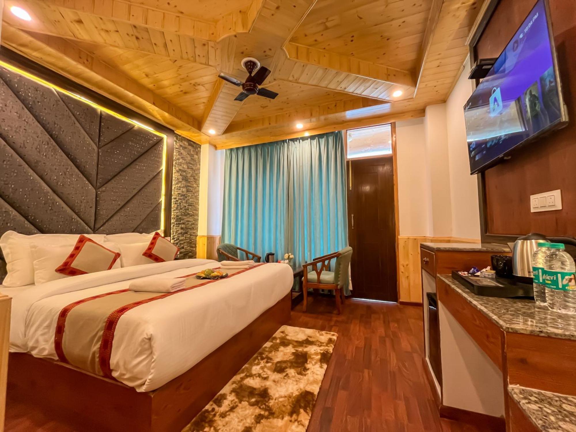 Touch Wood Hotel