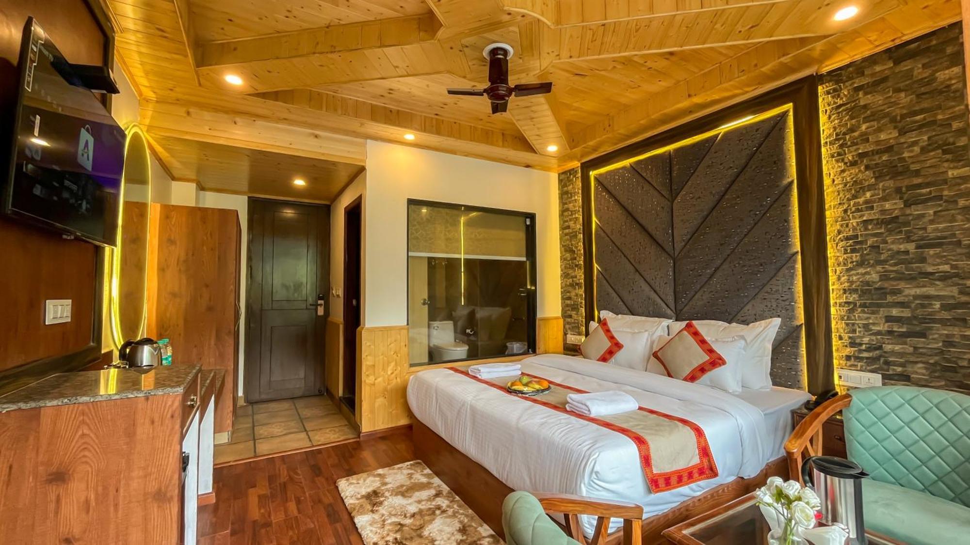 Hotel Touch Wood 3*
