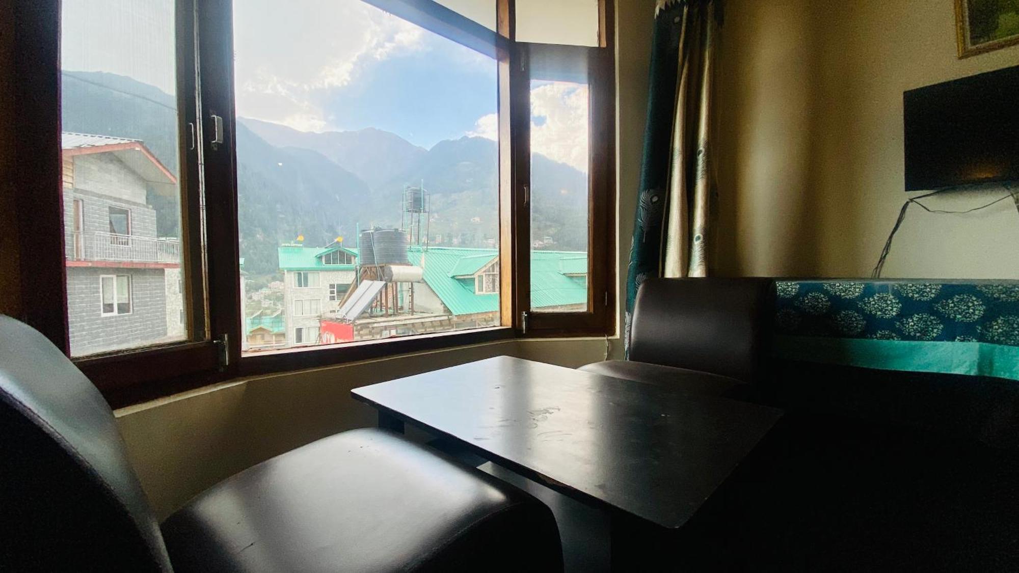 Hotel Great Hamta Hills - A Family On Main Highway Manali (Himachal Pradesh)