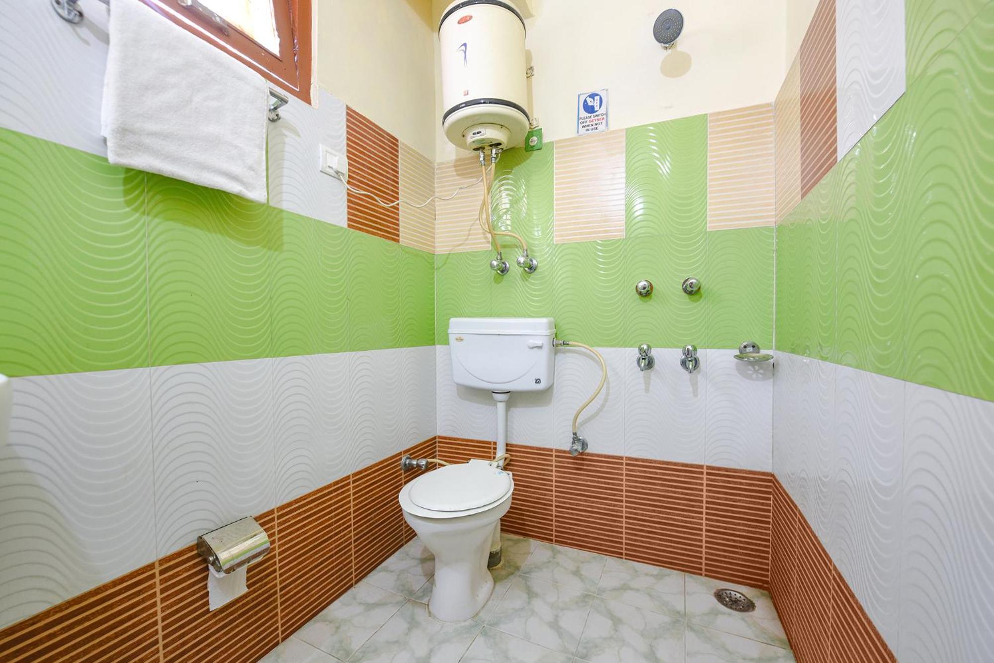 Fabhotel Hadimba Heights Hotel