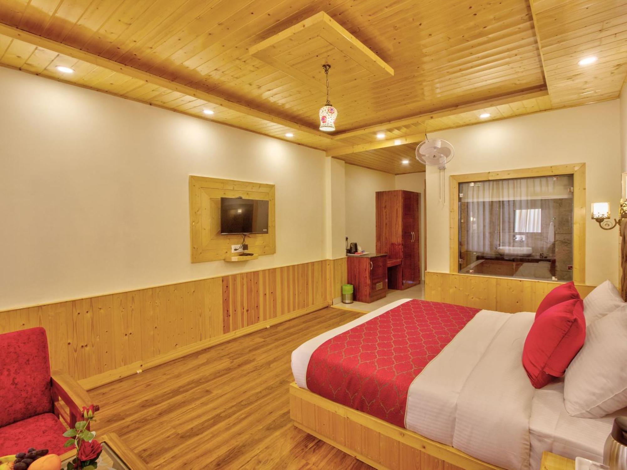 Swastik Grand Hotel Manali (Himachal Pradesh)
