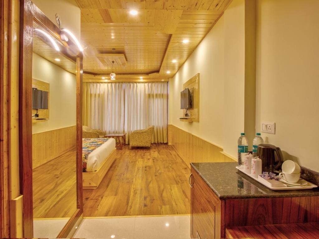 Swastik Grand Hotel 3*