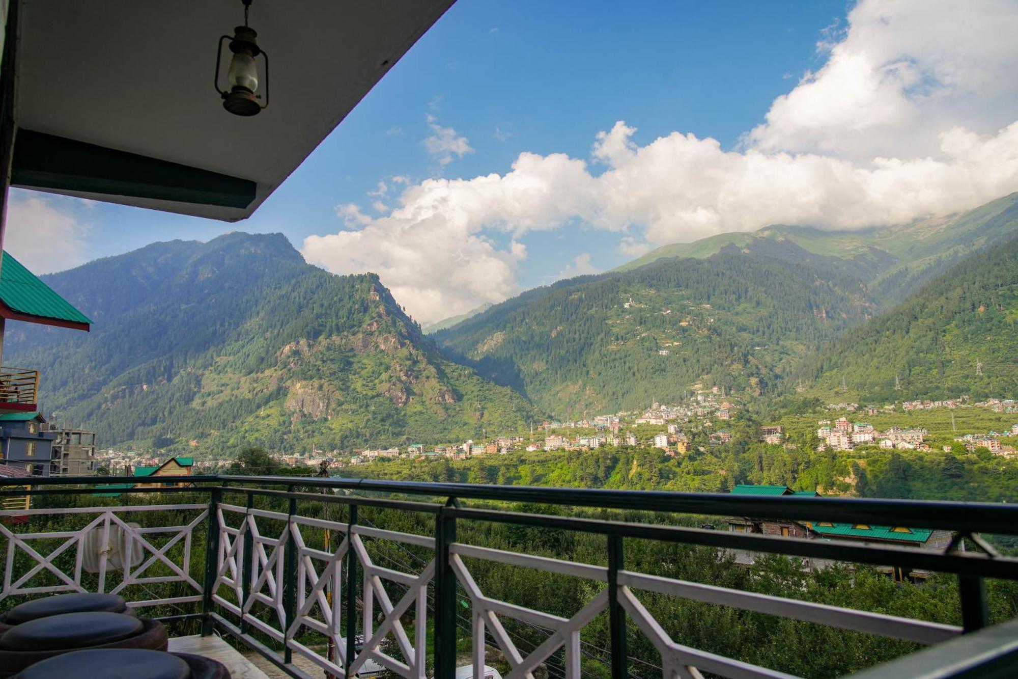 4bhkitchen I Mountainview I Pet Friendly I Garden Apartment Manali (Himachal Pradesh)